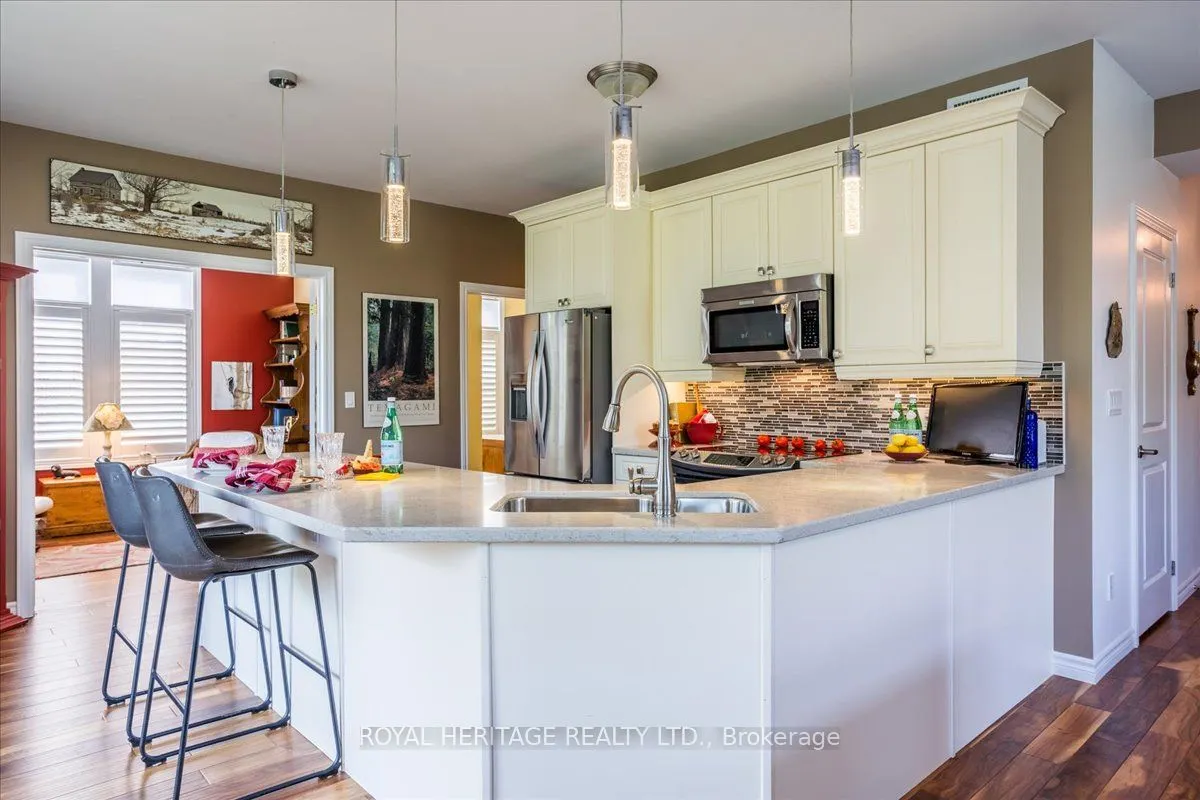 29 Lakewood Crescent #111