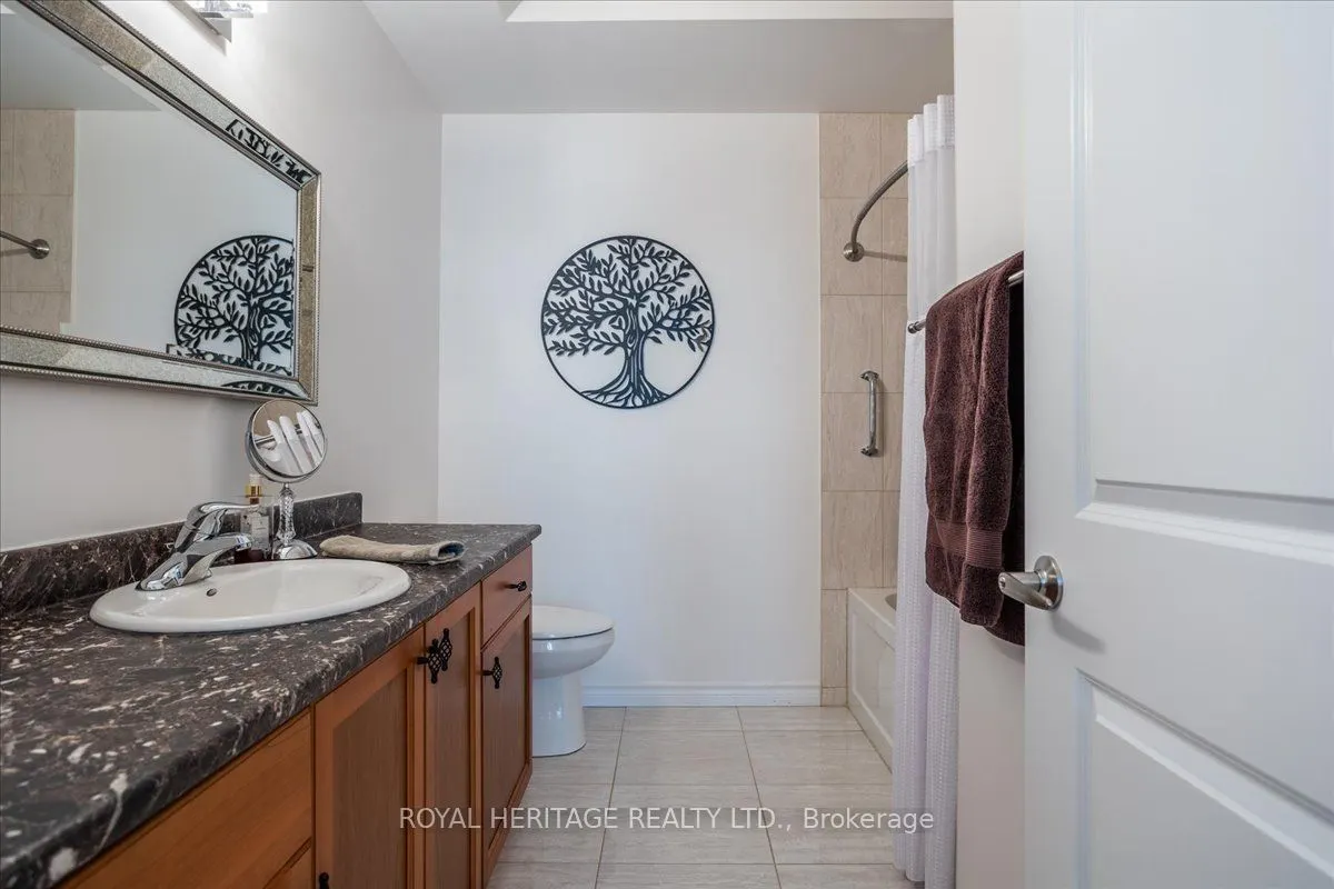 29 Lakewood Crescent #111