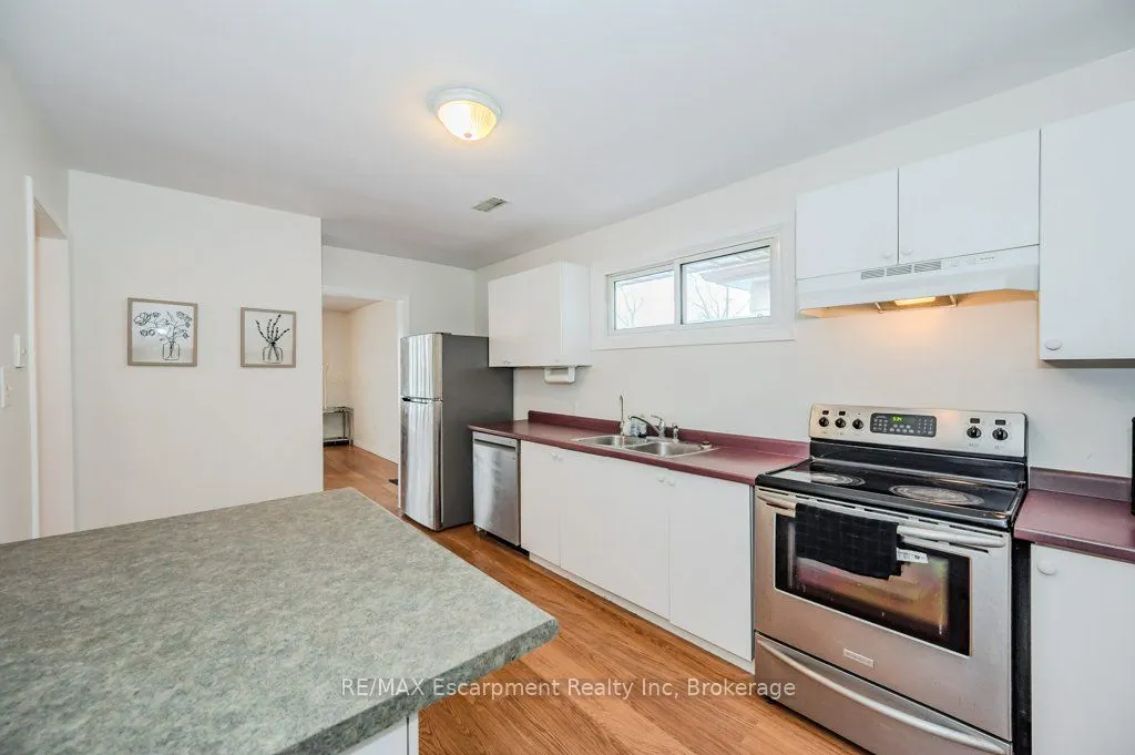 126 Main Street S