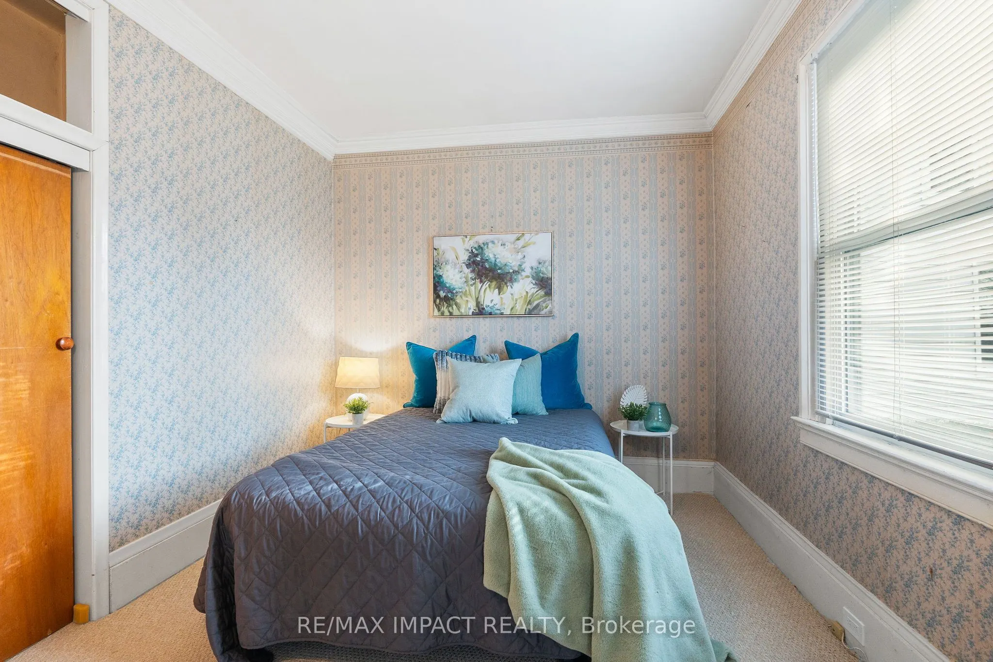 18 Spencer Street W