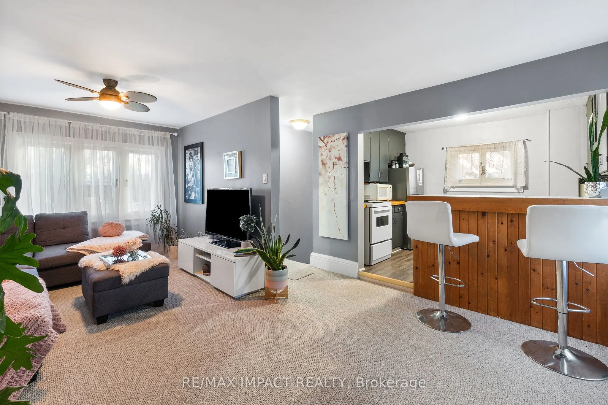 18 Spencer Street W
