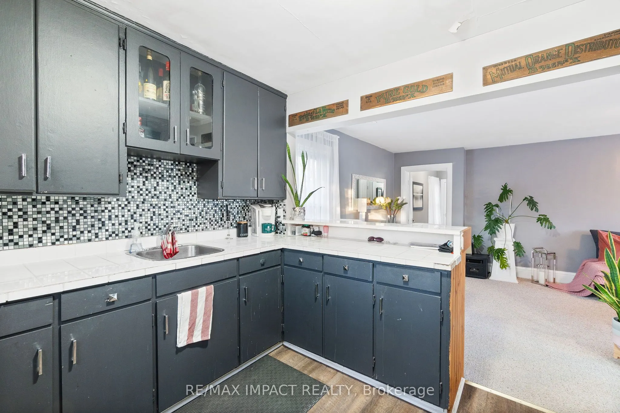 18 Spencer Street W