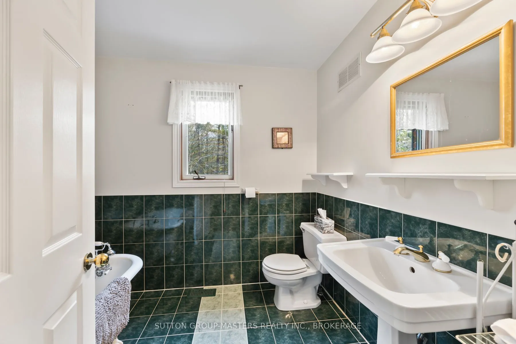 168 Escott Rockport Road