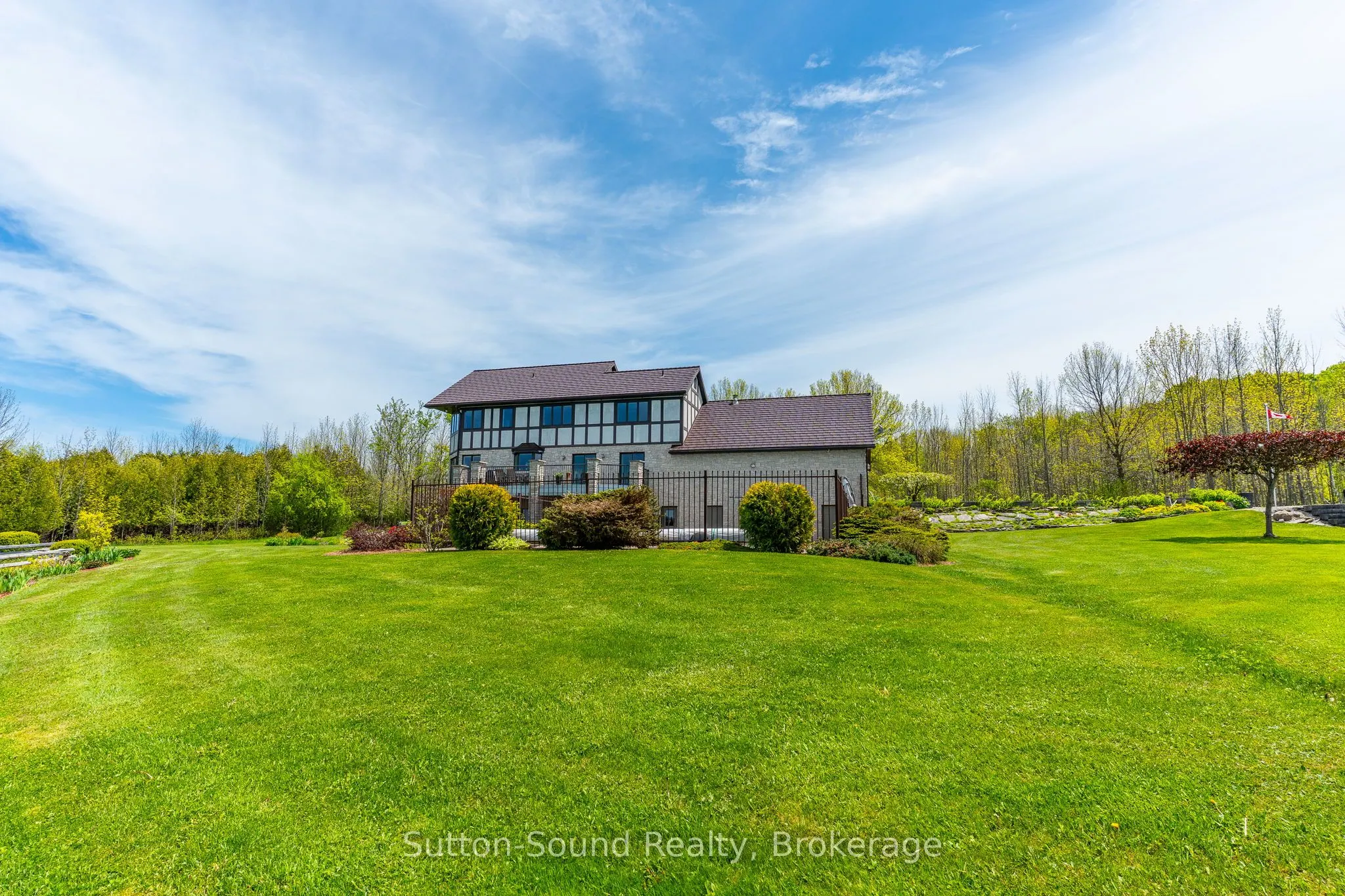 502121 Grey 1 Road