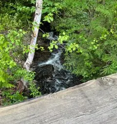 1703 Matawatchan Road N