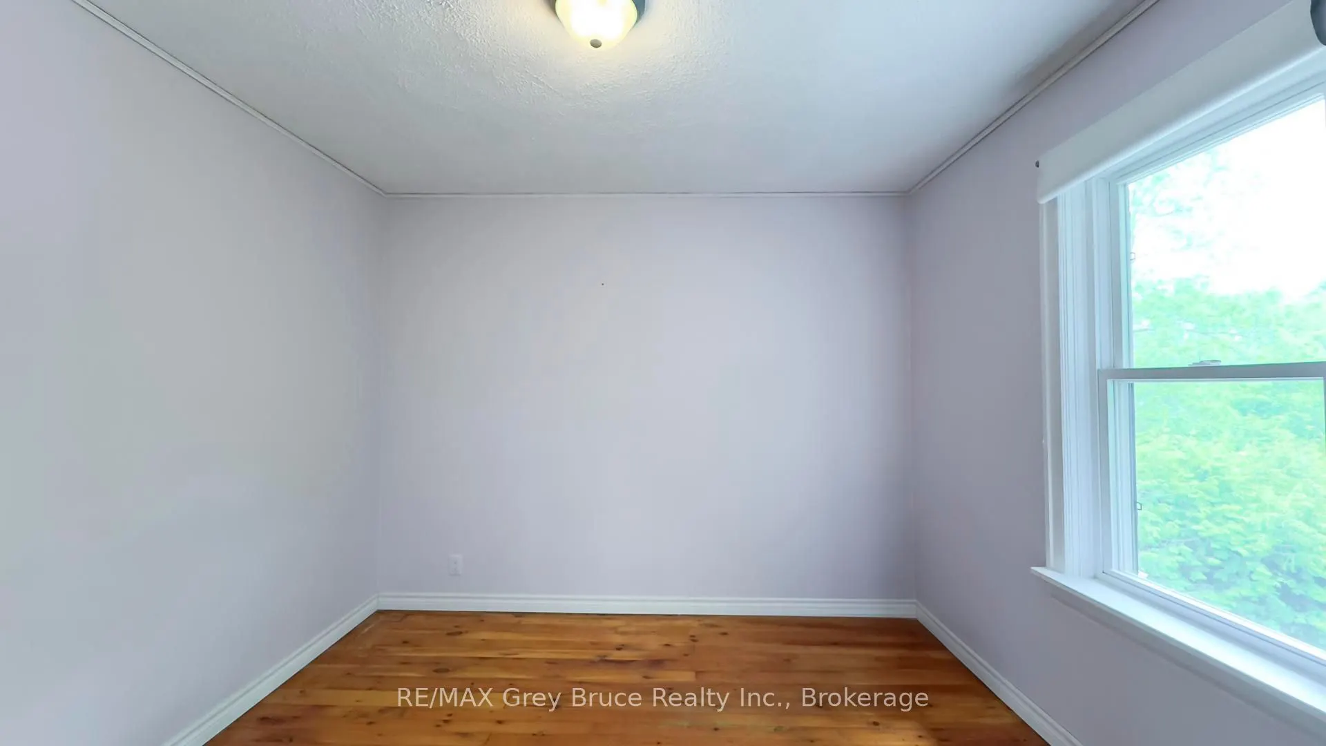 1155 3rd Avenue W