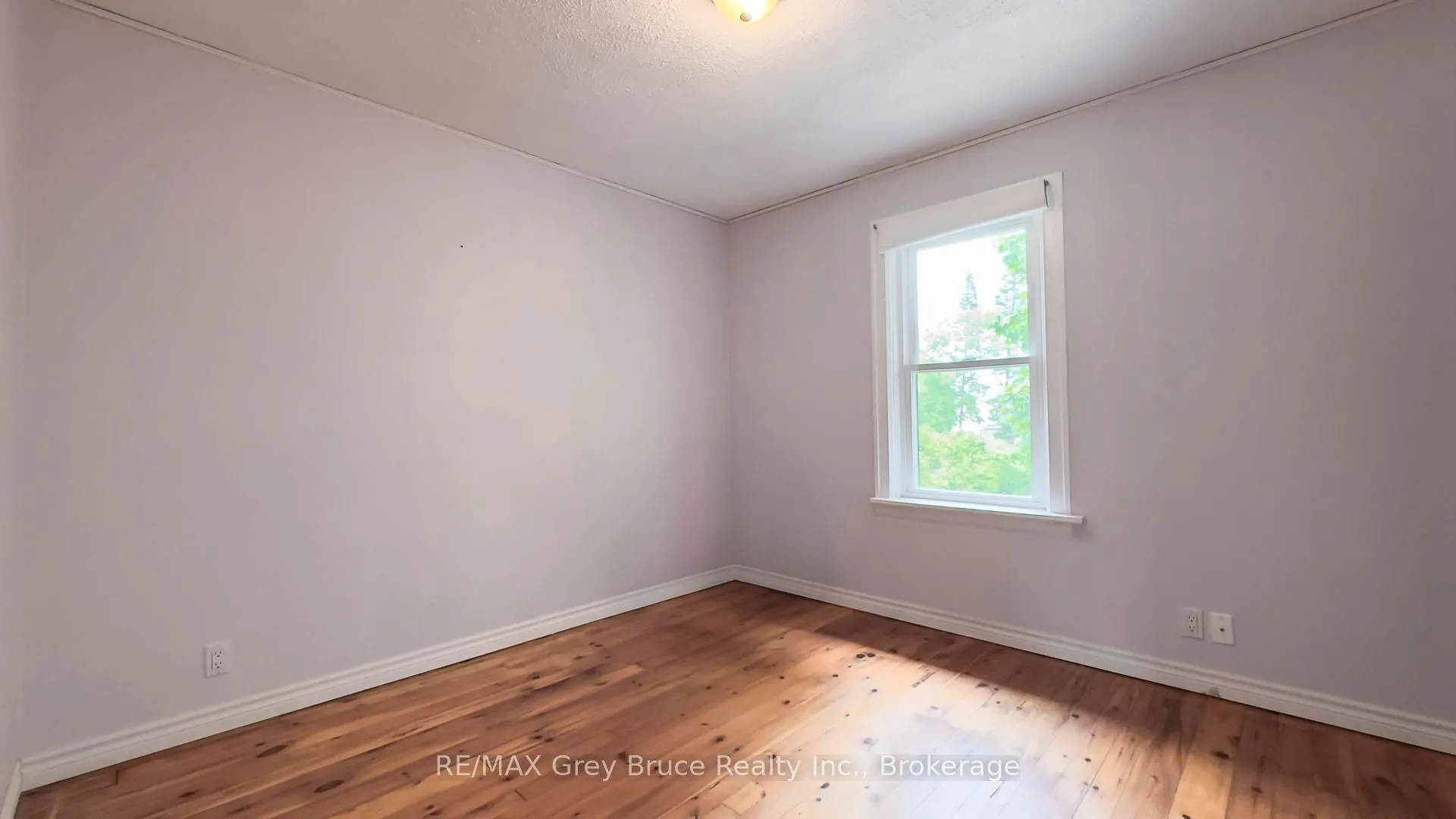 1155 3rd Avenue W