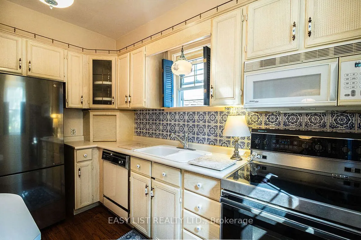 240 Prado Place