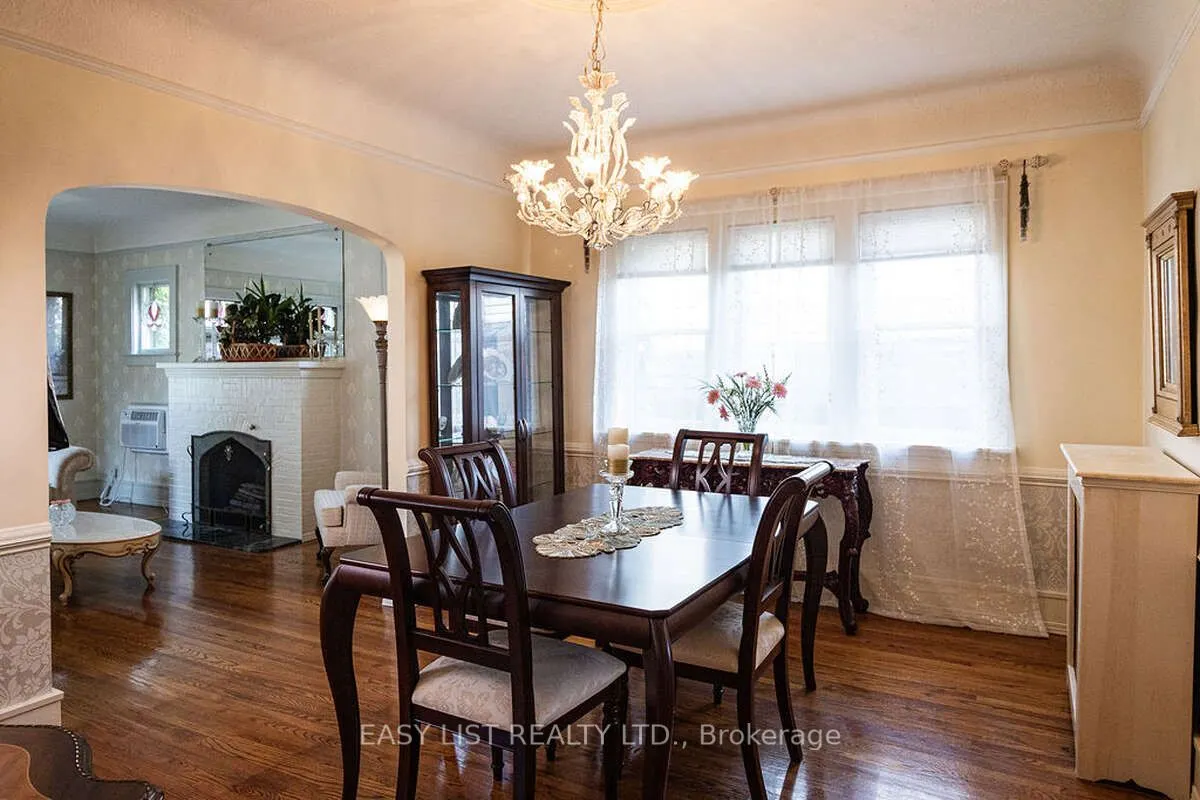 240 Prado Place