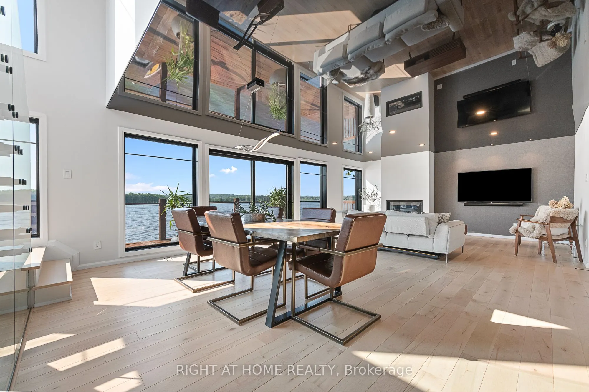2120 Du Chateau Avenue