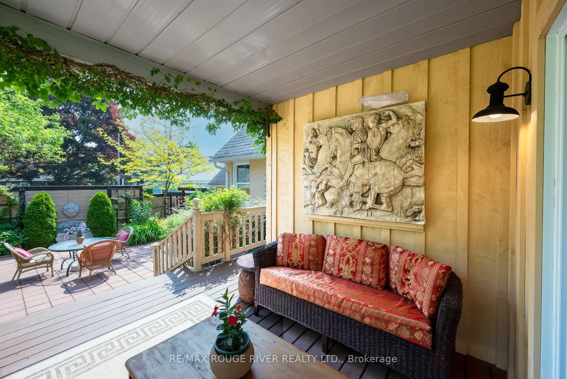 546 Lakeshore Road