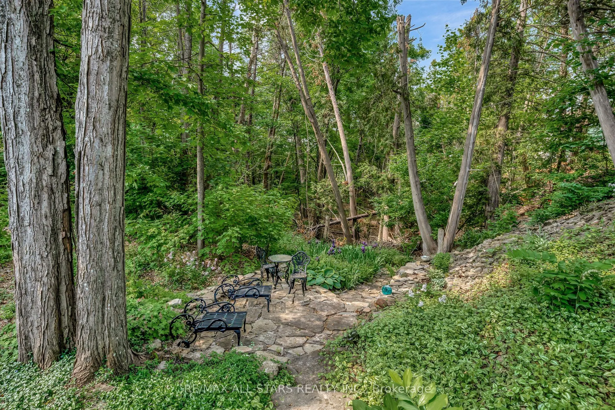84A Francis Street E