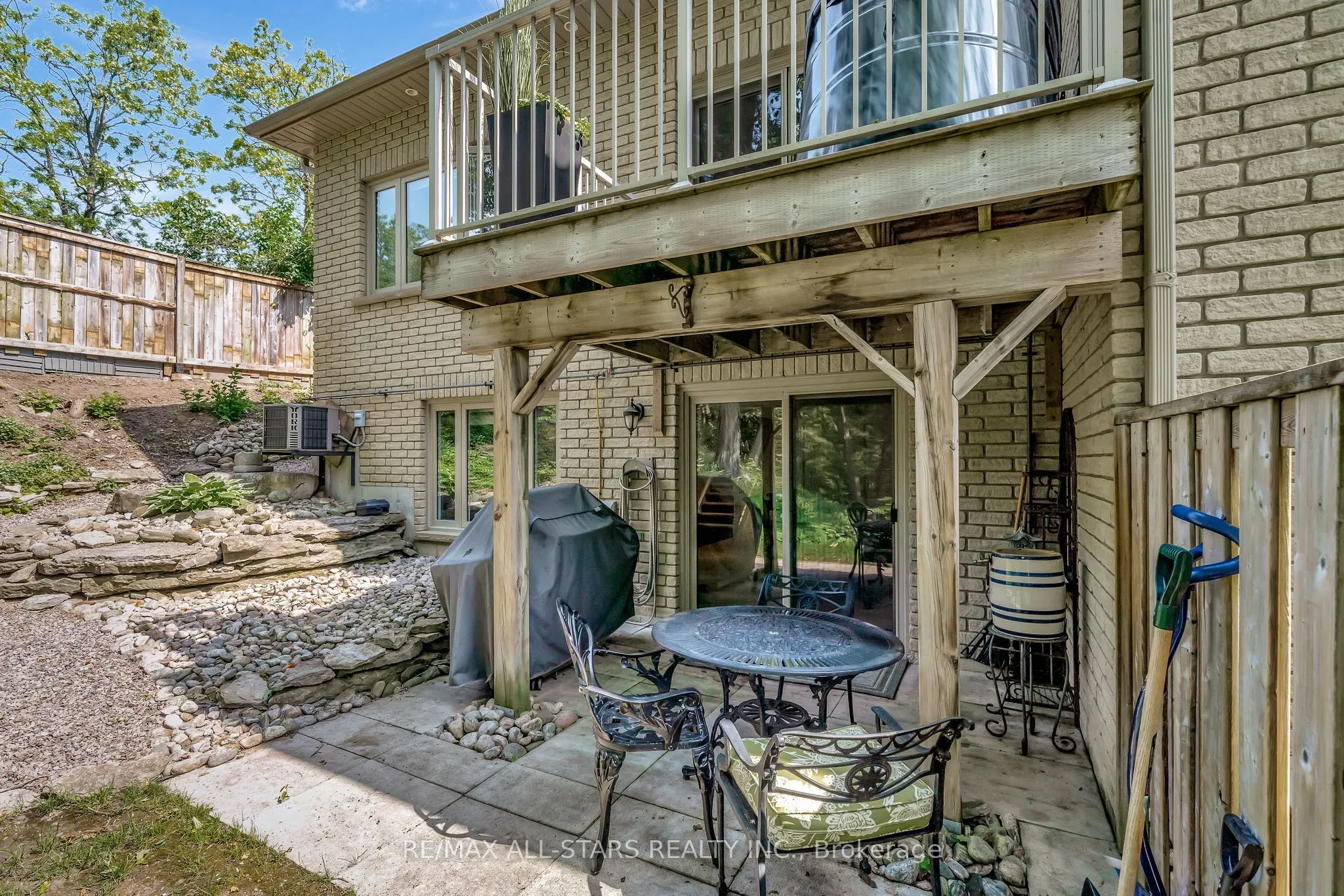 84A Francis Street E
