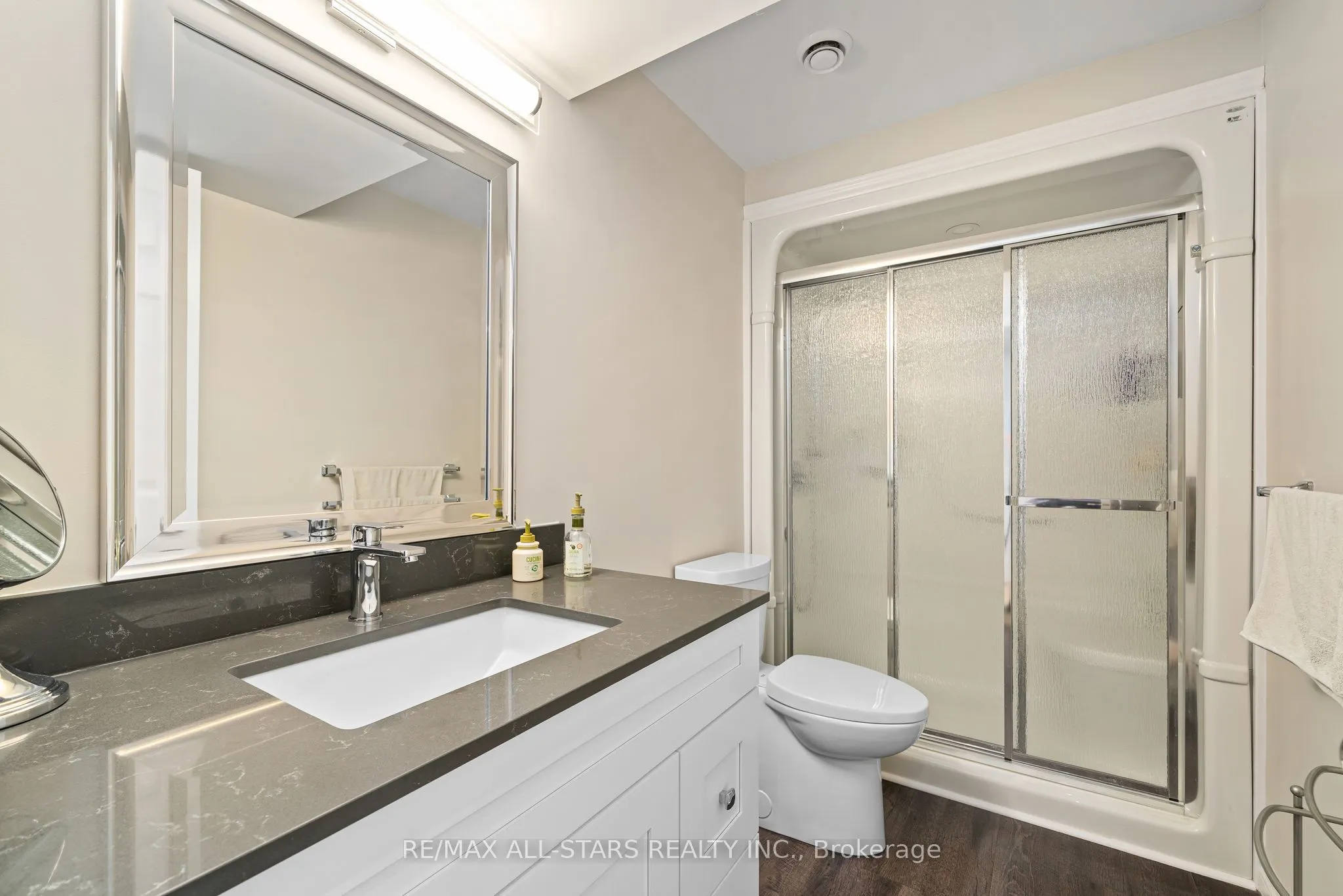 84A Francis Street E