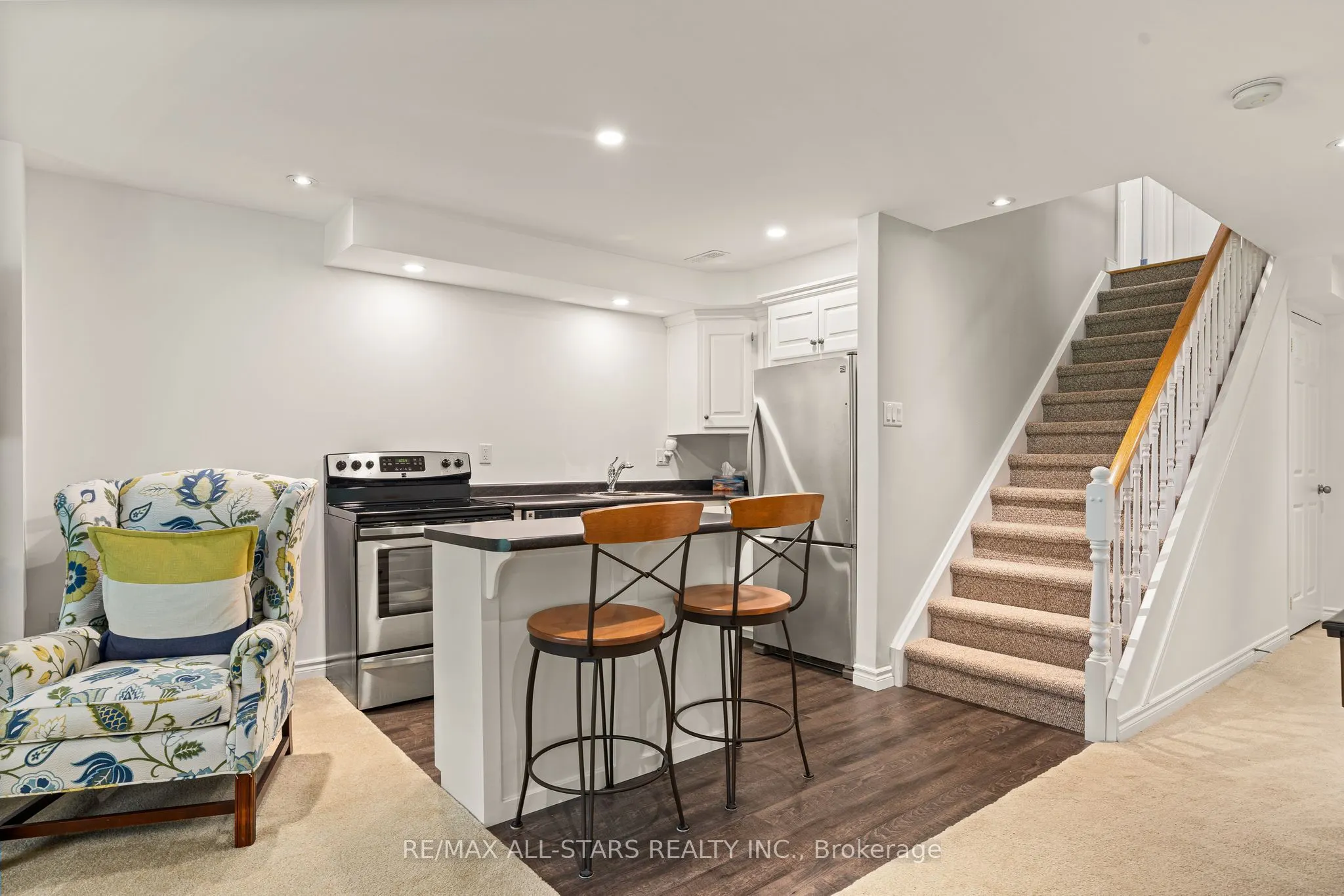 84A Francis Street E