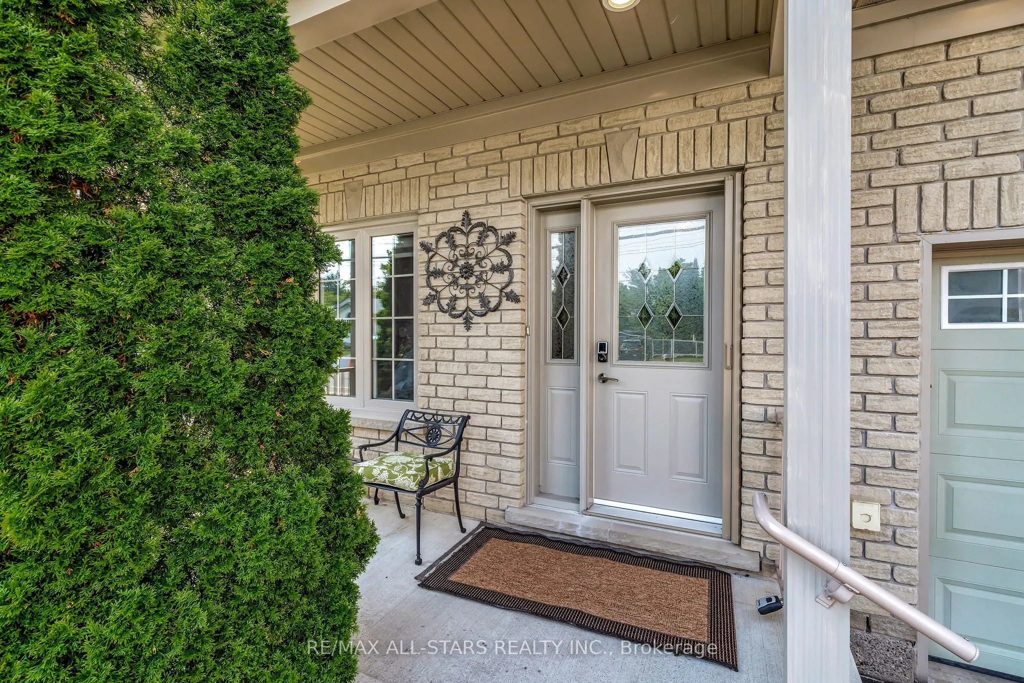 84A Francis Street E