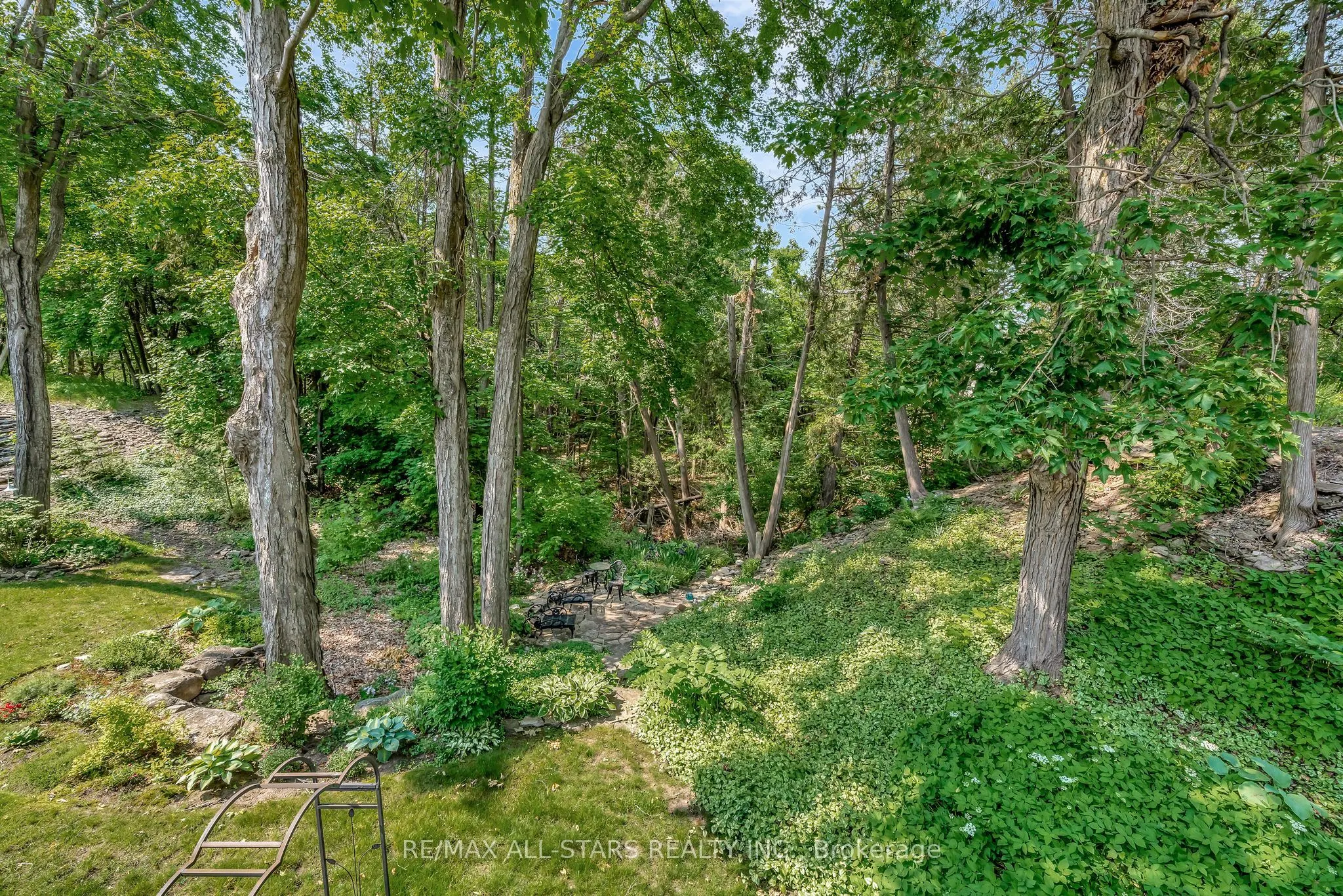 84A Francis Street E