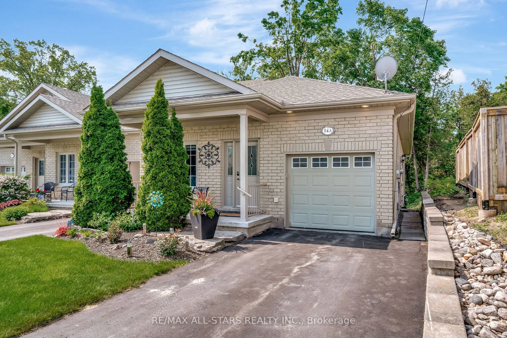 84A Francis Street E