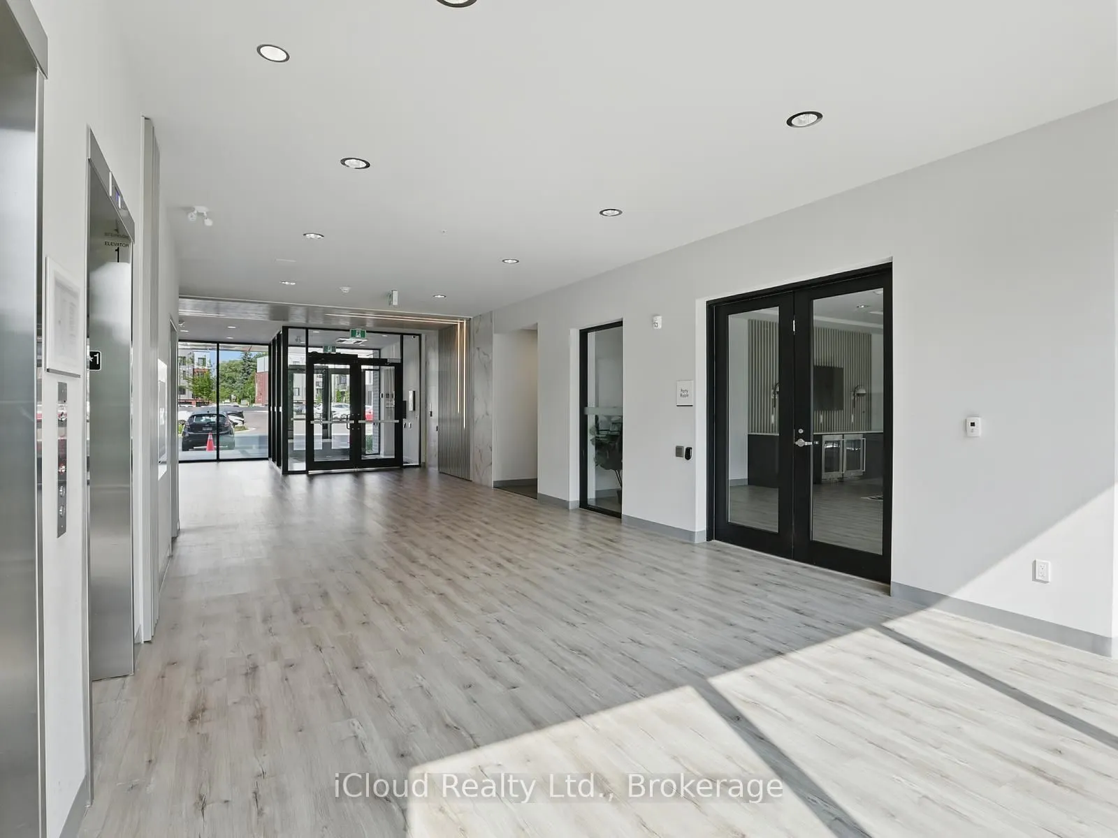 103 Roger Street, #411