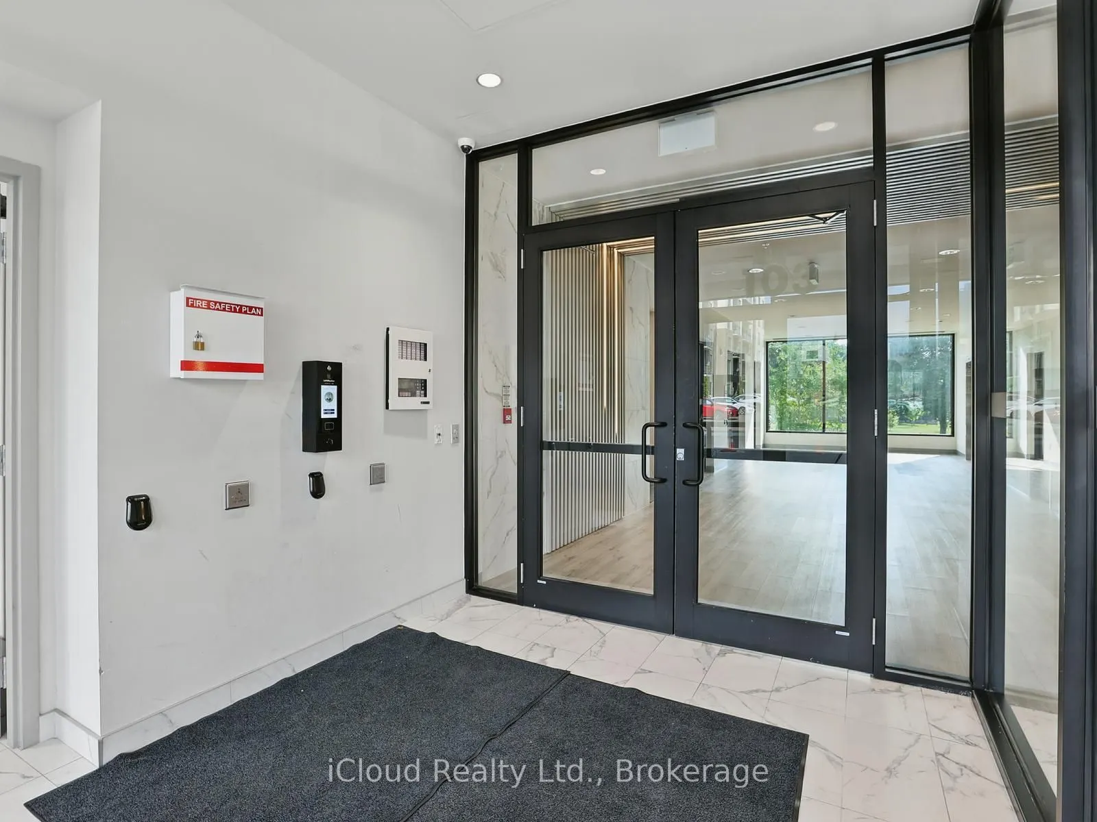 103 Roger Street, #411