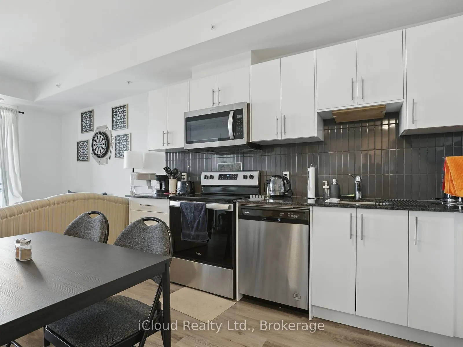 103 Roger Street, #411
