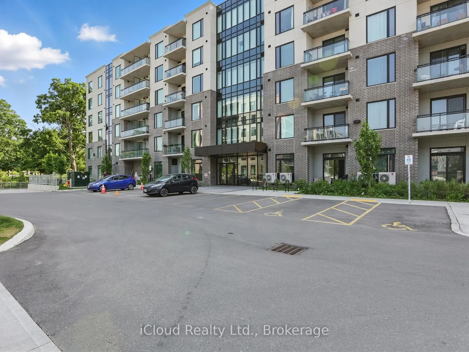 103 Roger Street, #411