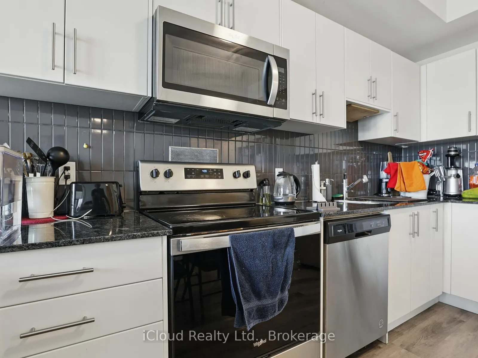 103 Roger Street, #411