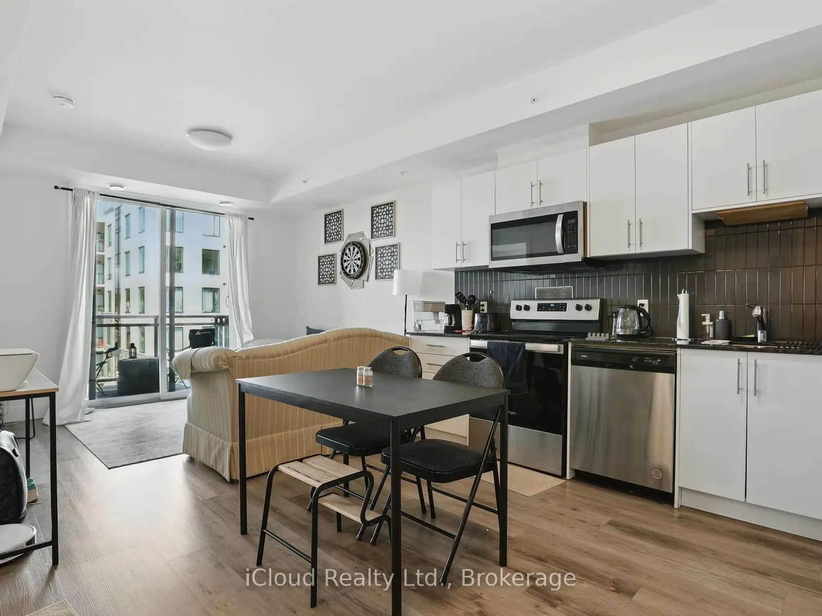 103 Roger Street, #411