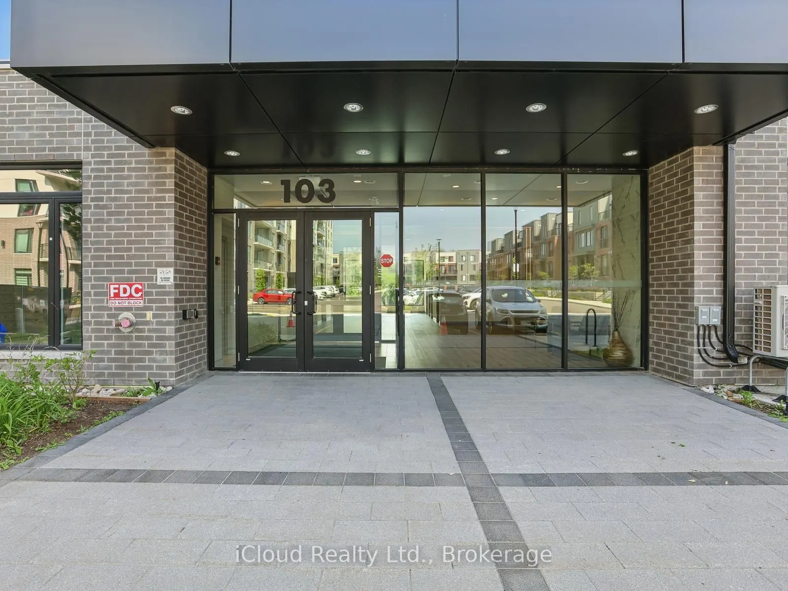 103 Roger Street, #411