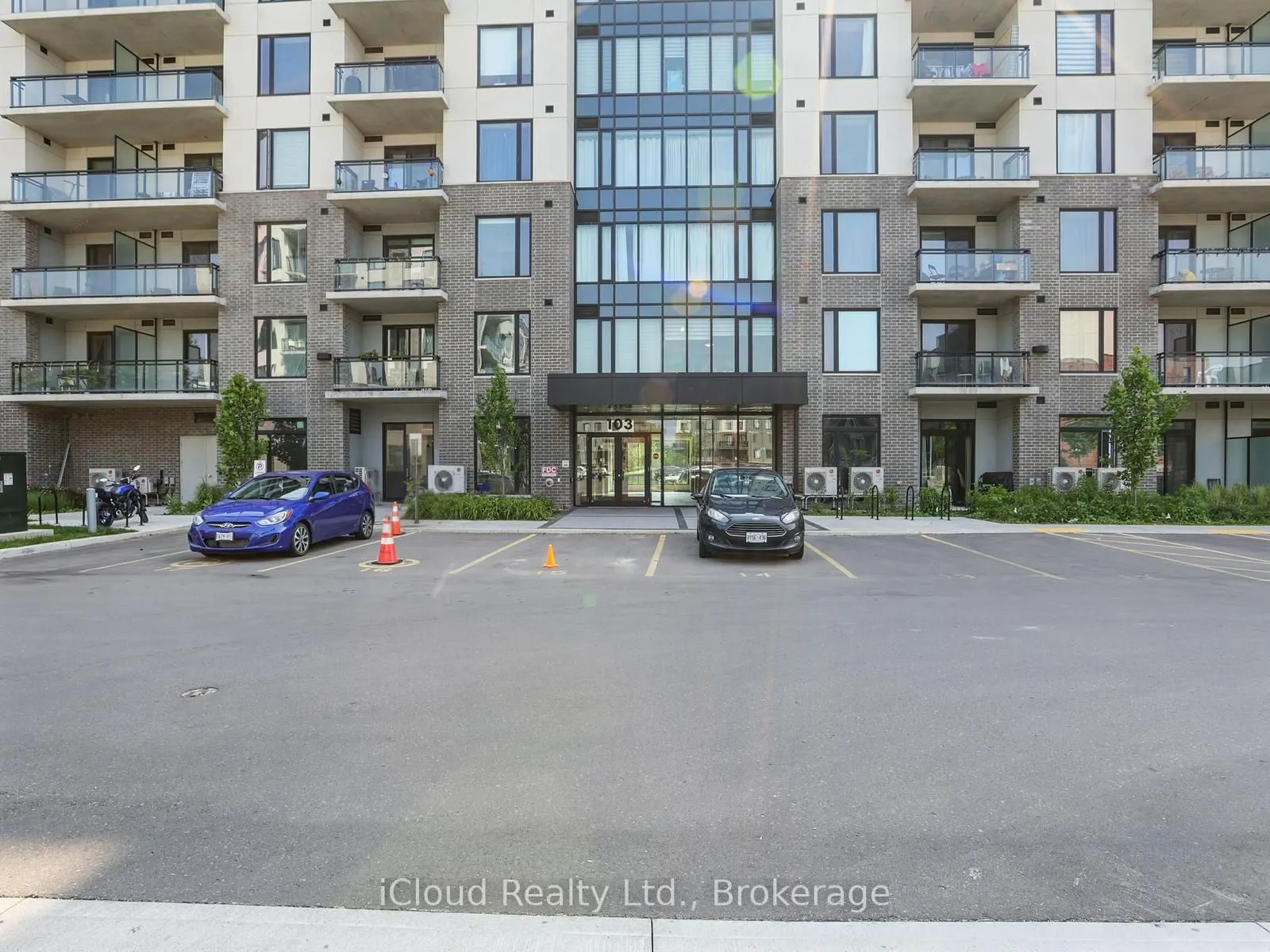 103 Roger Street, #411