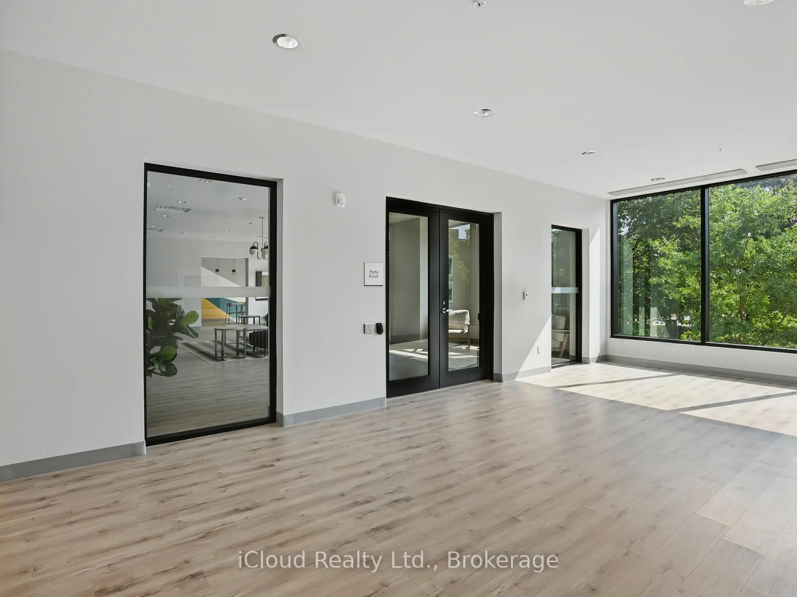 103 Roger Street, #411
