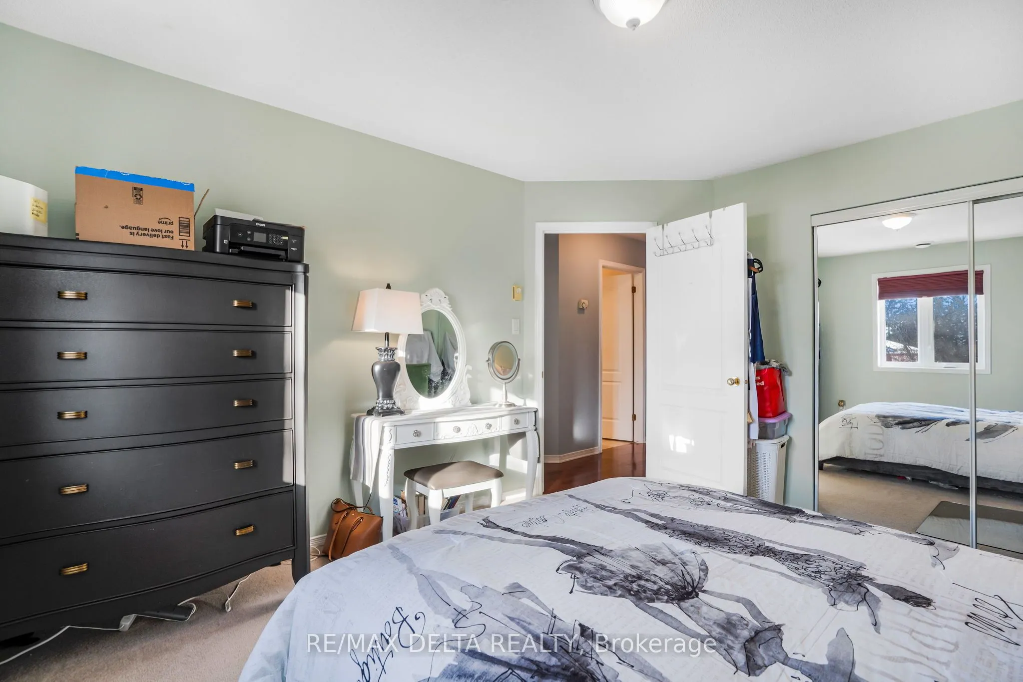 2927 Laurier Street, #208