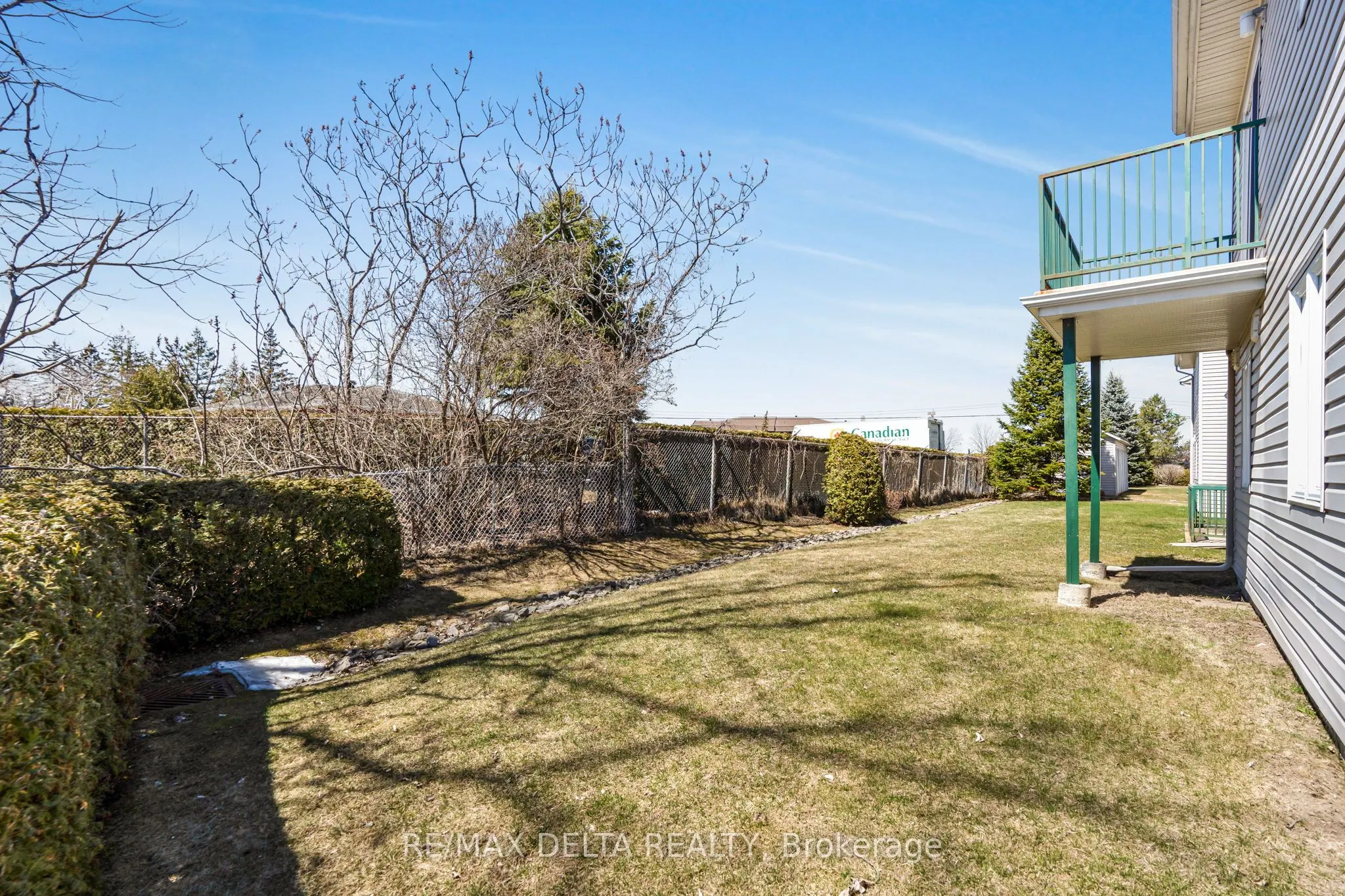 2927 Laurier Street, #208