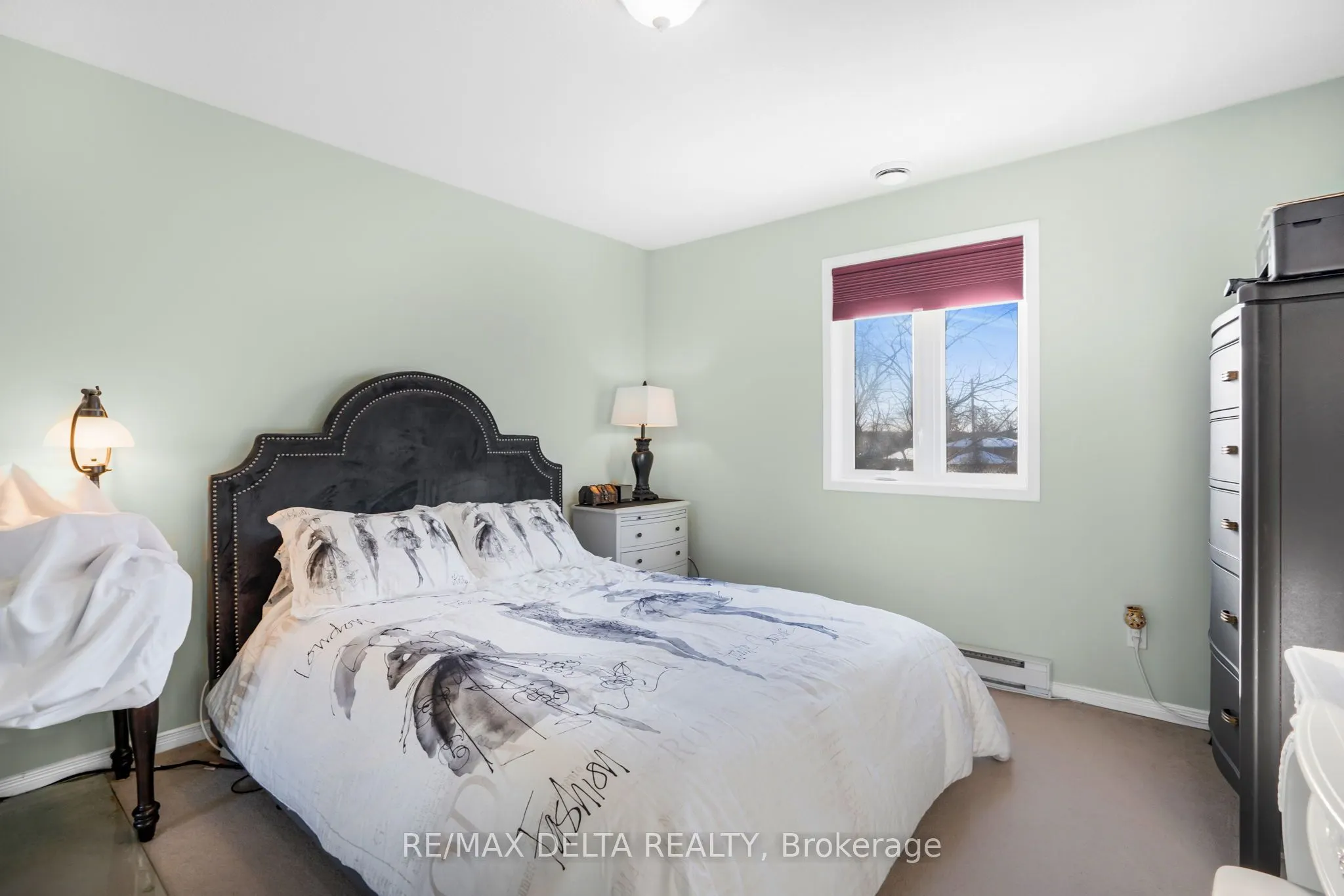 2927 Laurier Street, #208