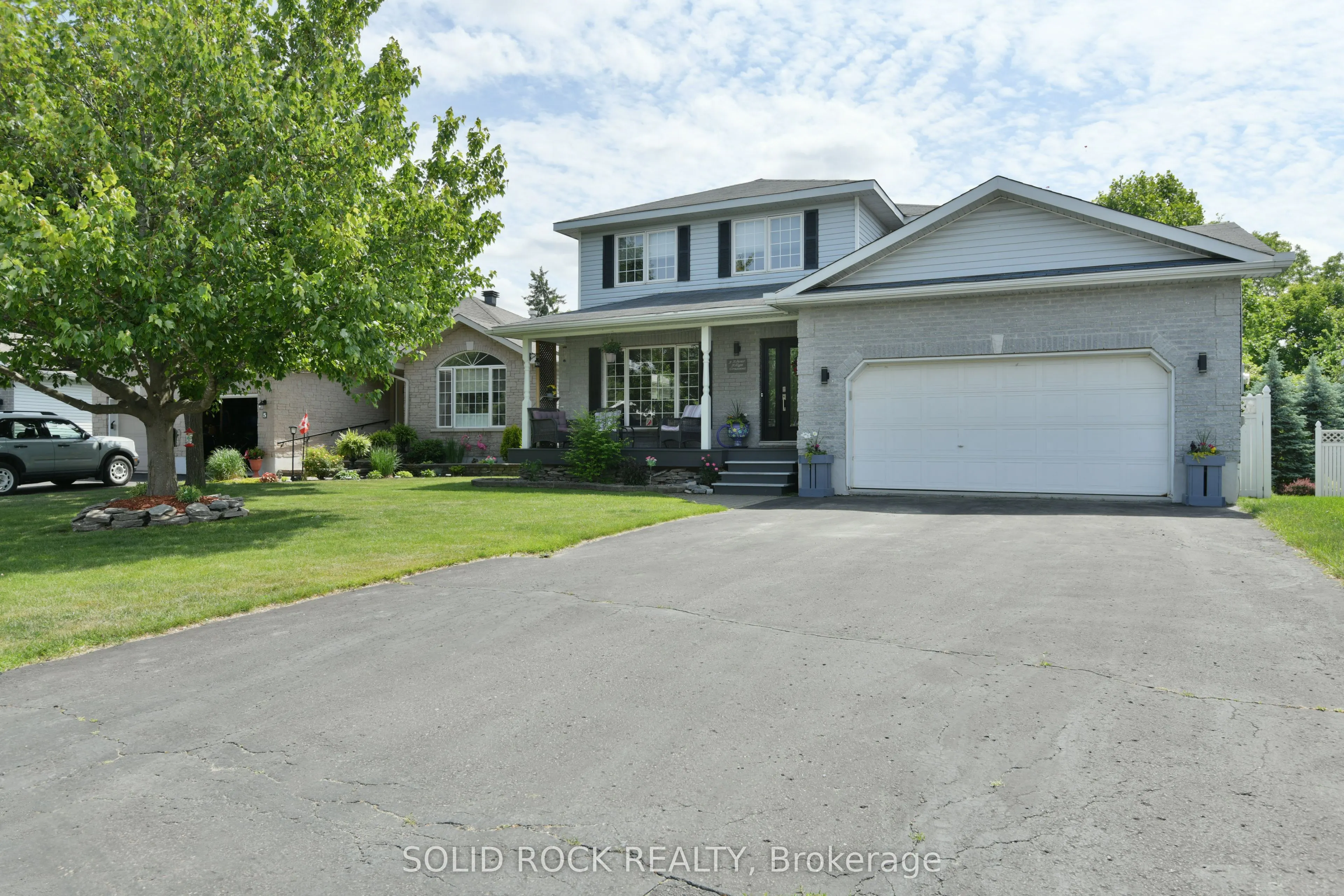 3 River Ridge Crescent