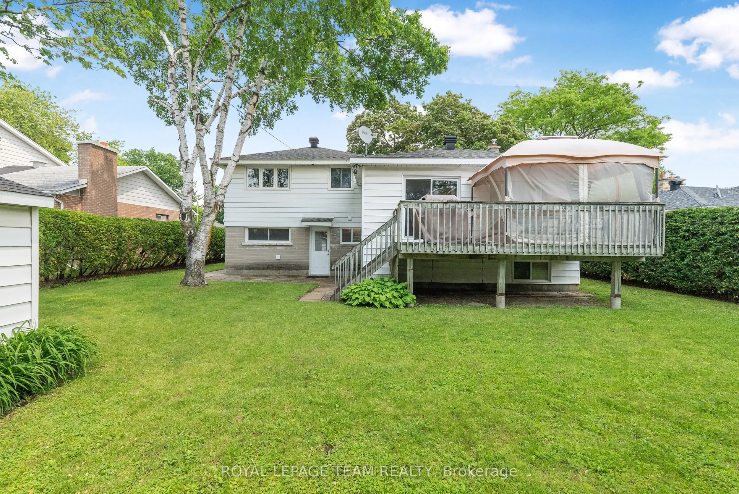 1166 Castle Hill Crescent