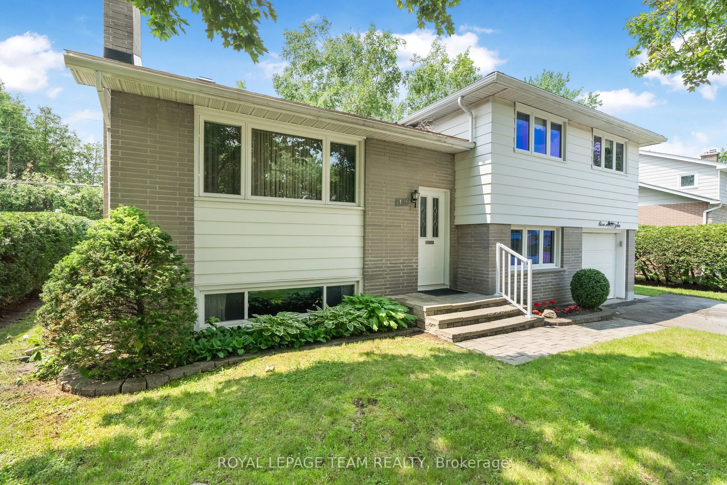 1166 Castle Hill Crescent