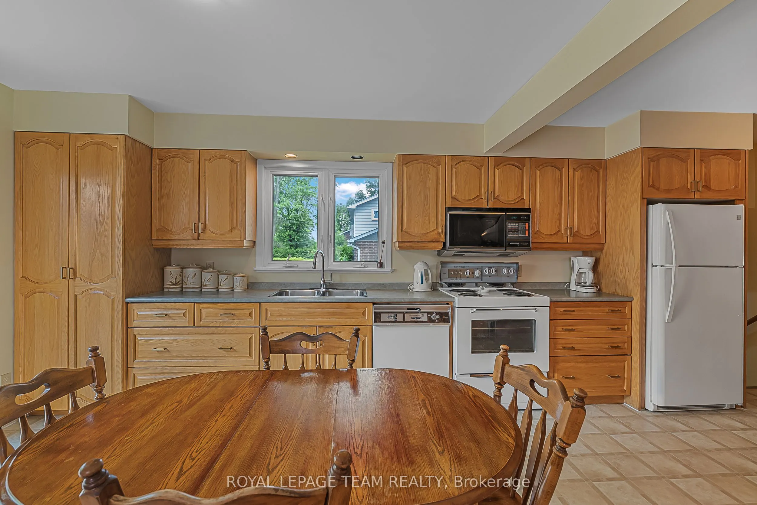 1166 Castle Hill Crescent