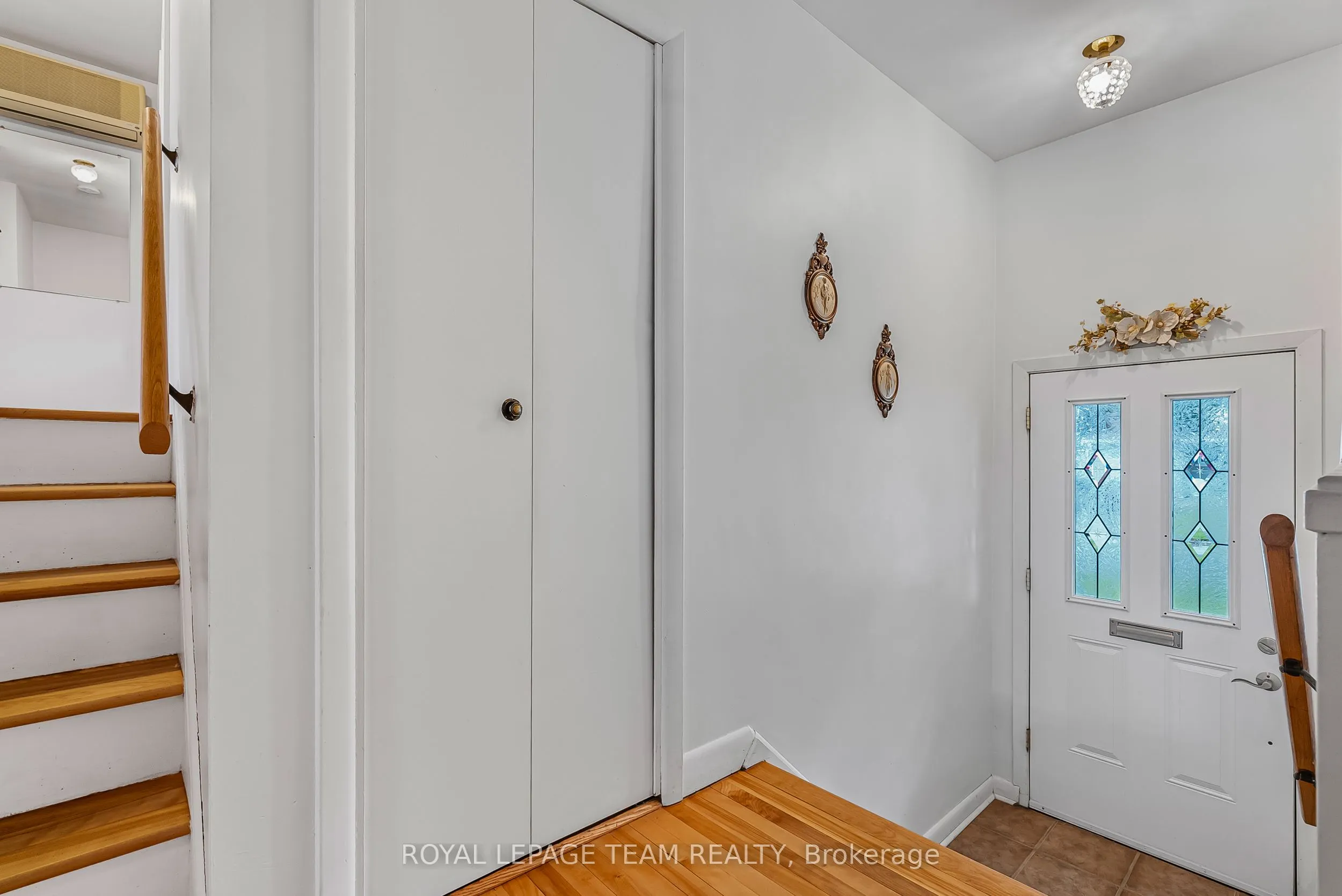 1166 Castle Hill Crescent