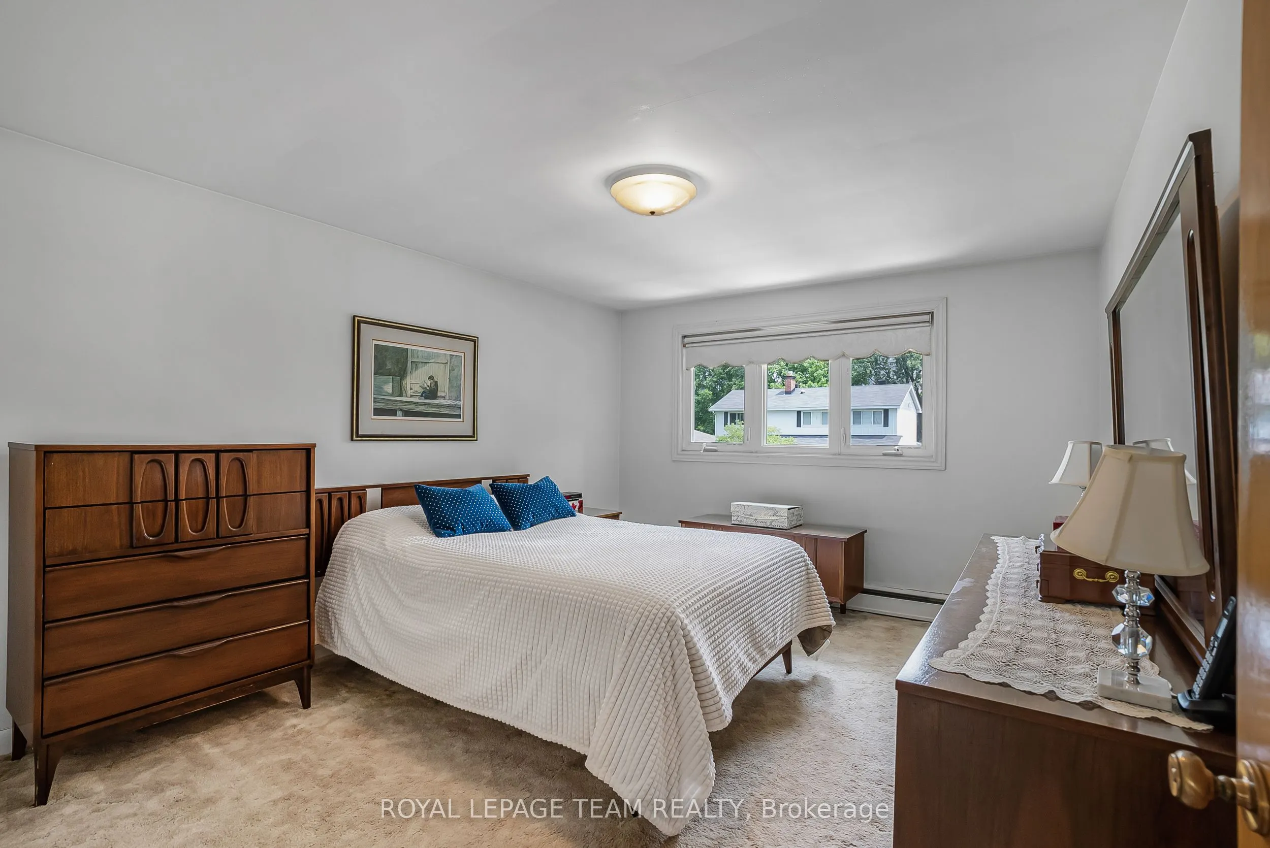 1166 Castle Hill Crescent