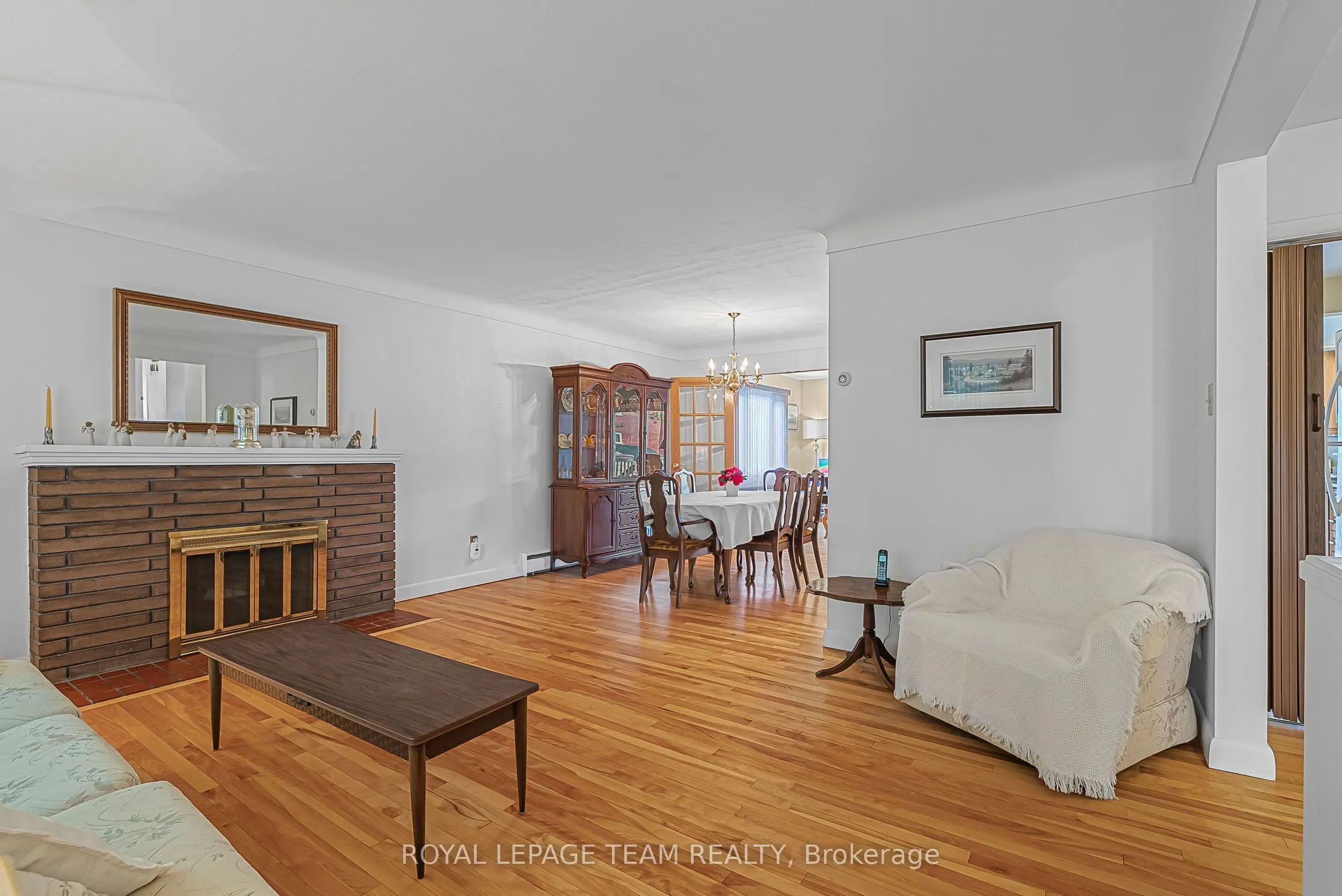 1166 Castle Hill Crescent