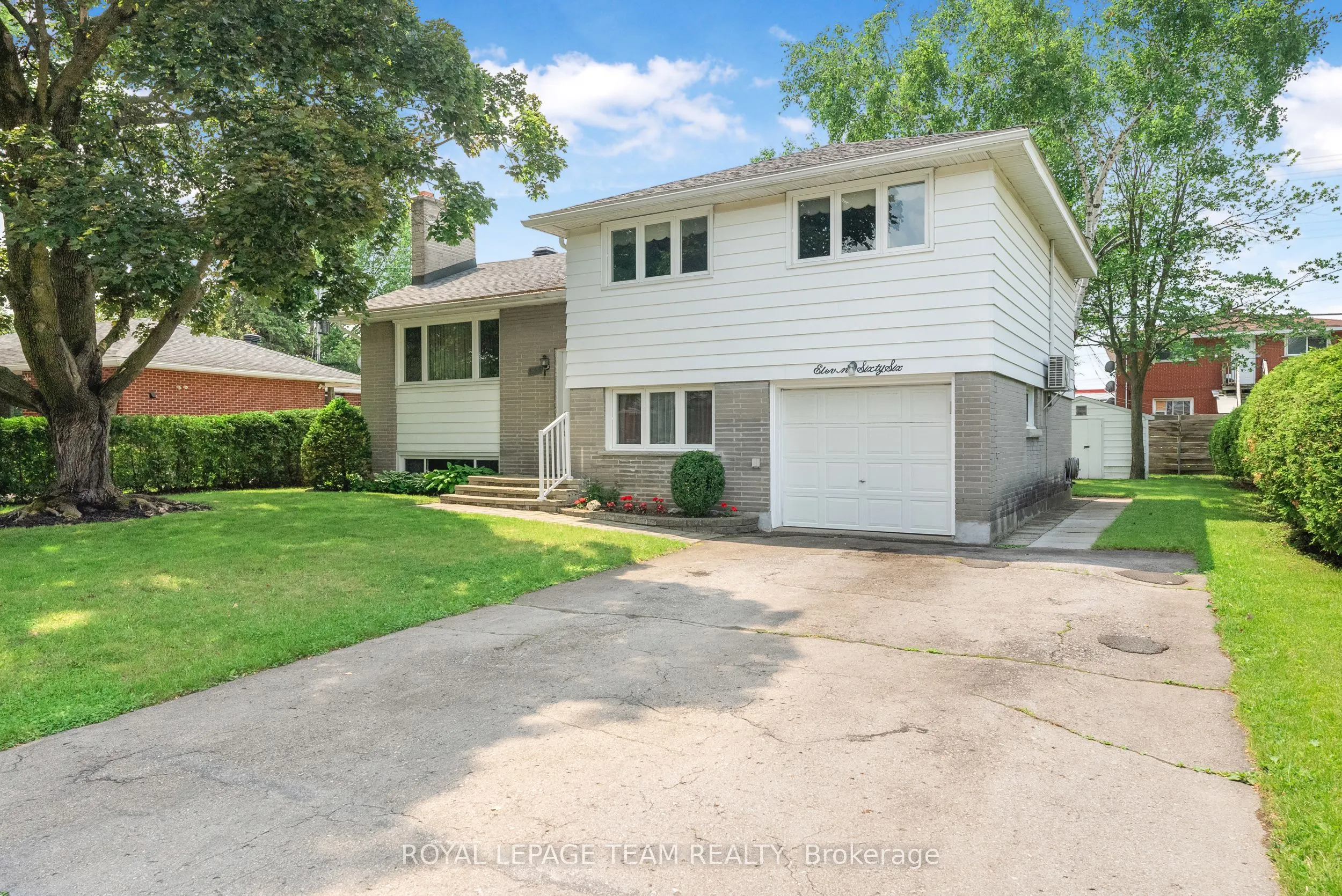 1166 Castle Hill Crescent