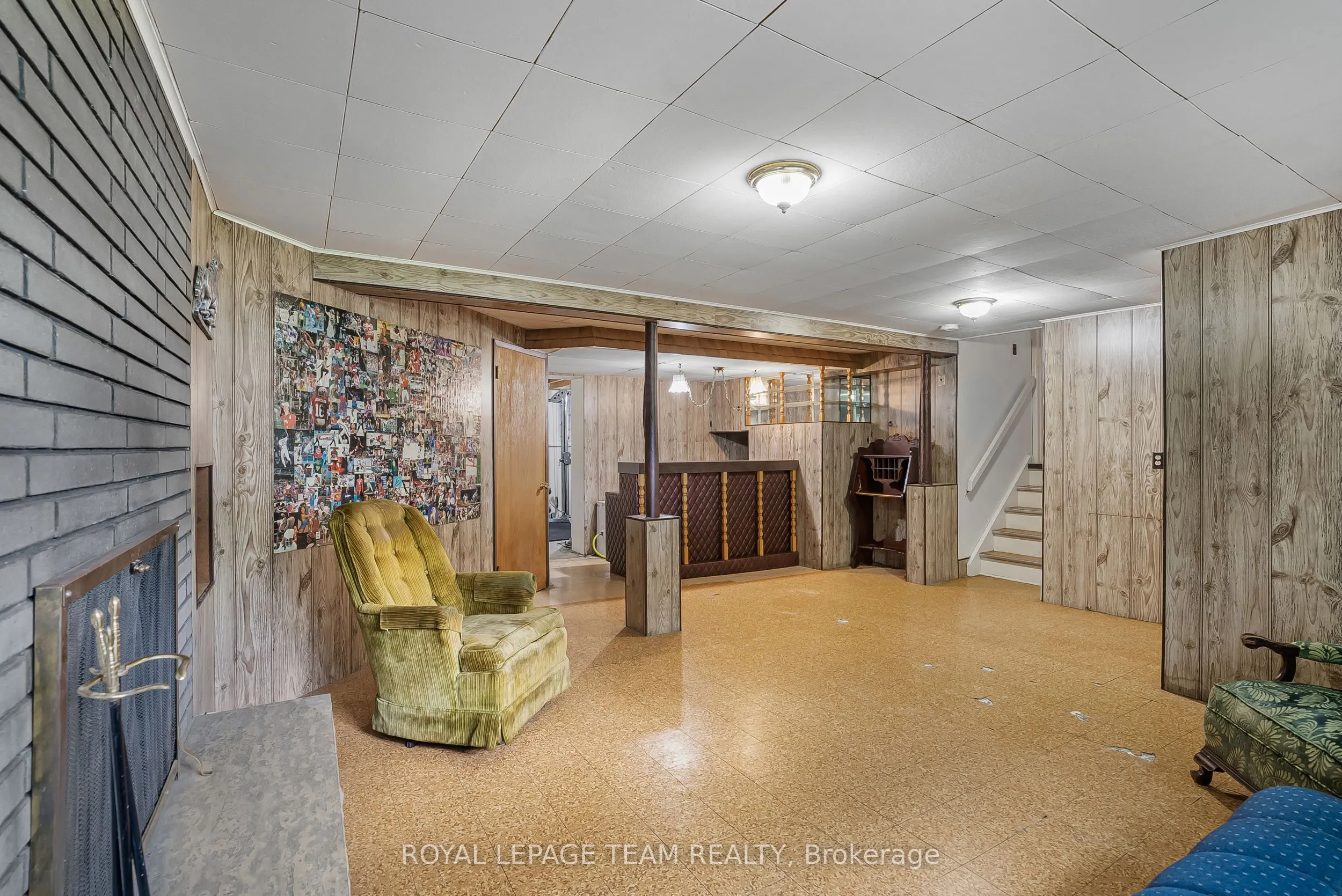 1166 Castle Hill Crescent