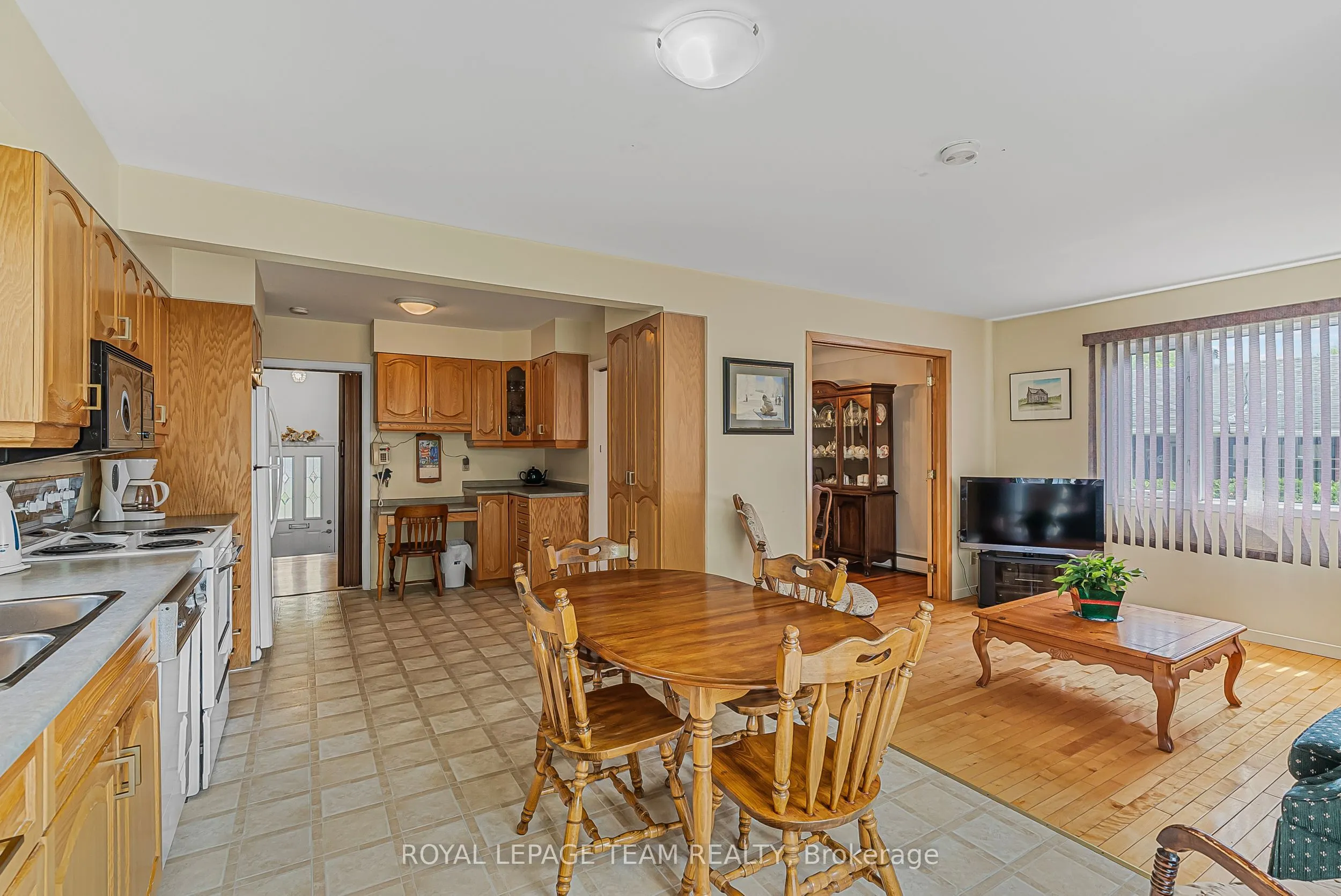 1166 Castle Hill Crescent