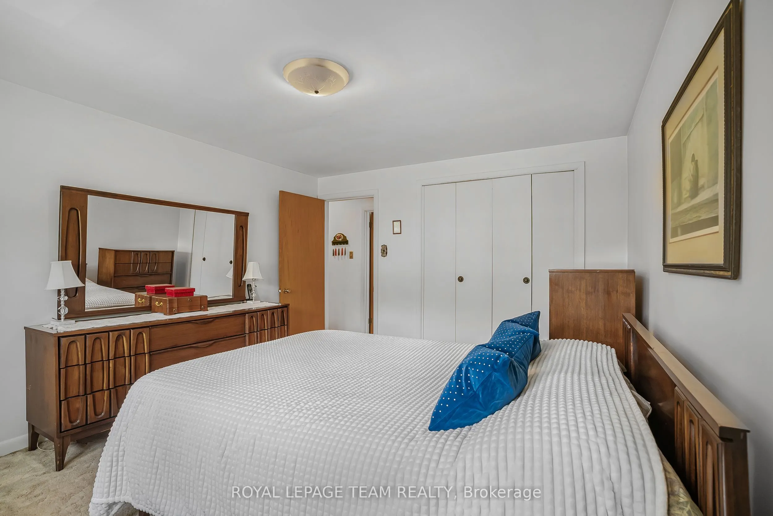 1166 Castle Hill Crescent