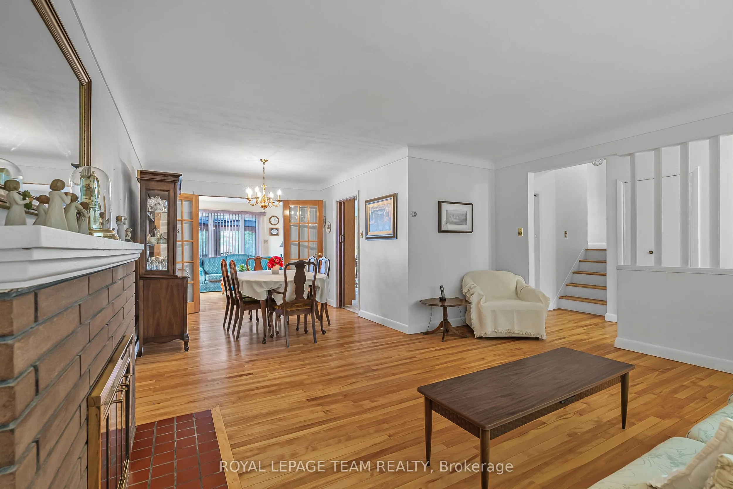 1166 Castle Hill Crescent