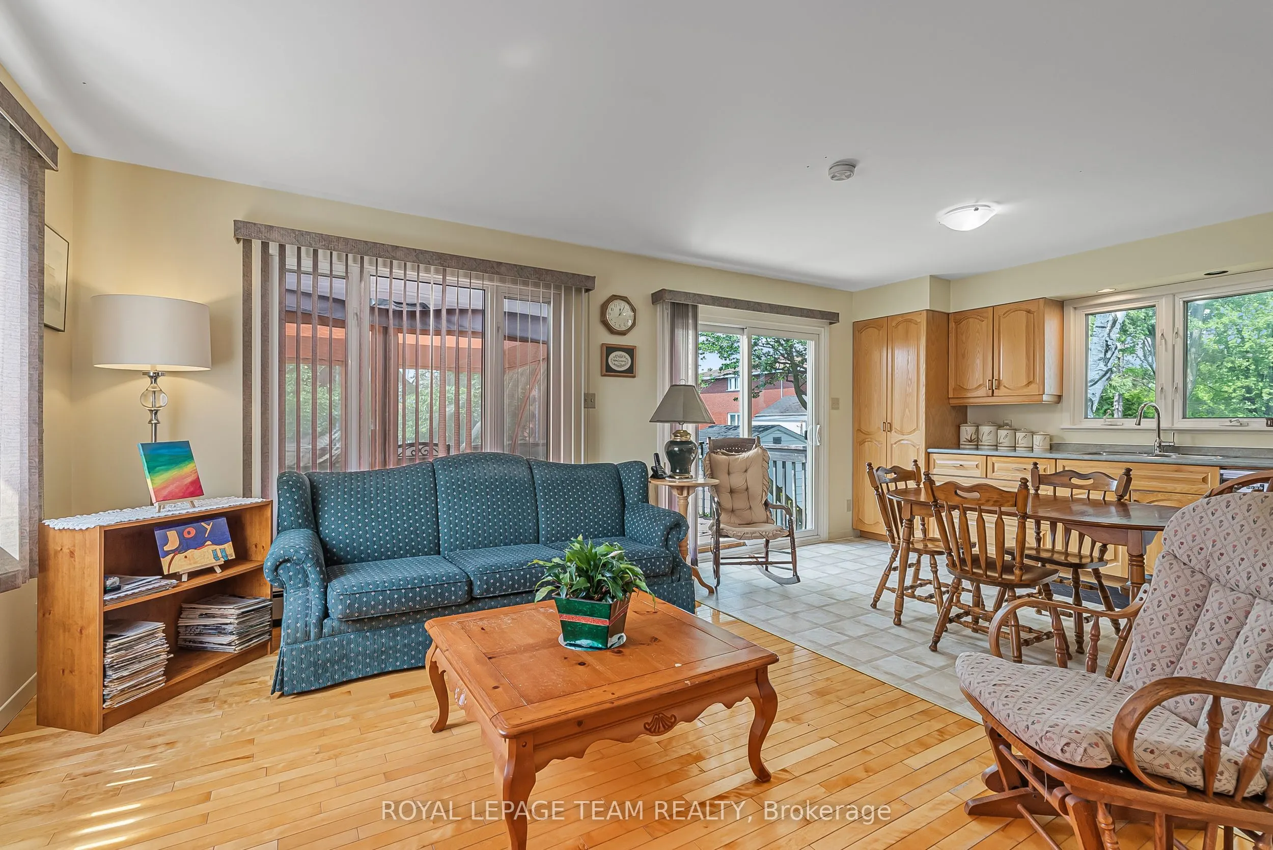 1166 Castle Hill Crescent
