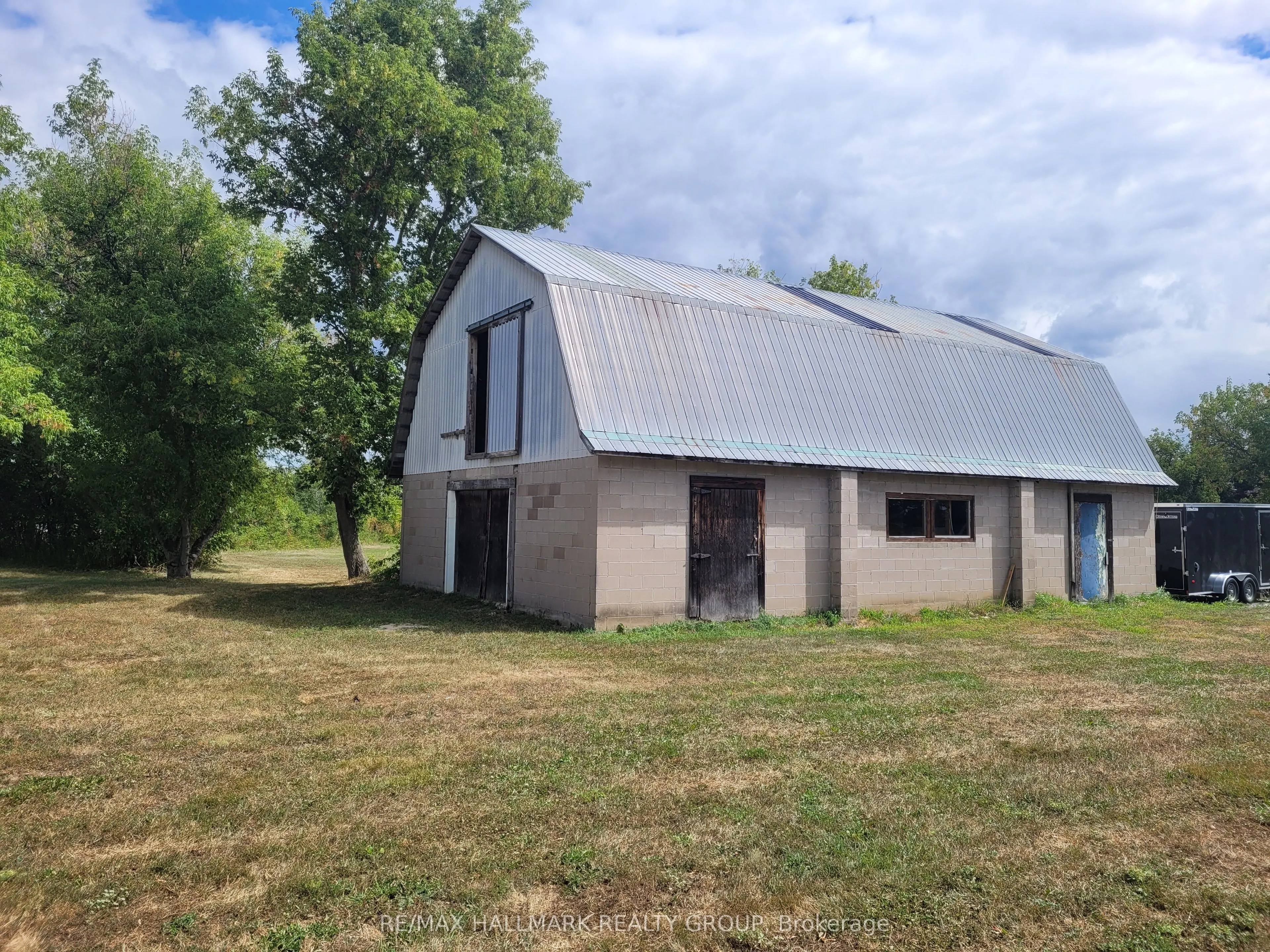 1352 County 43 Road Highway W