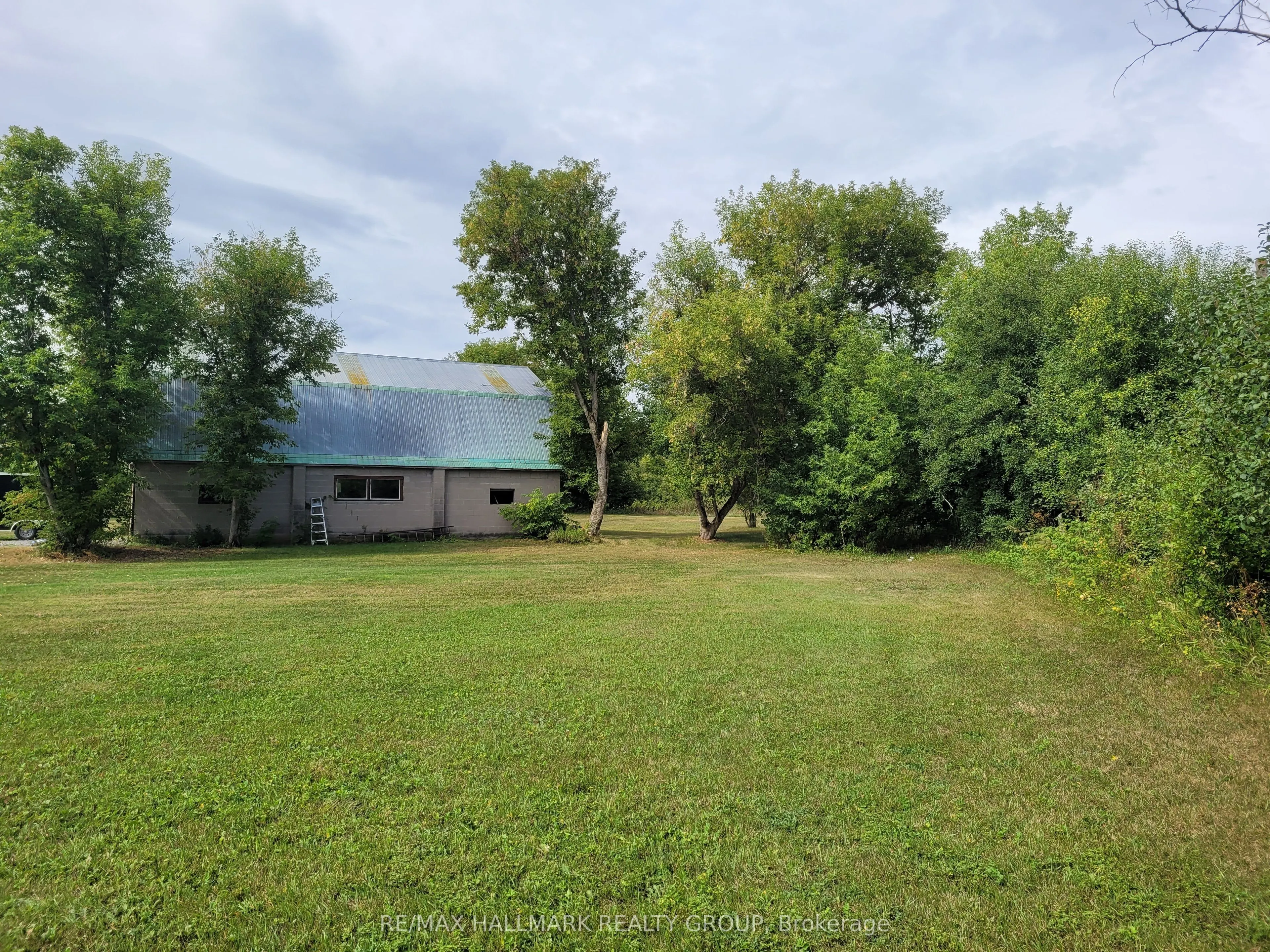 1352 County 43 Road Highway W