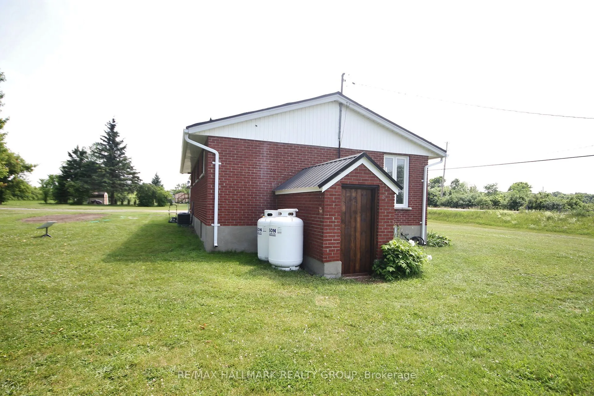 1352 County 43 Road Highway W